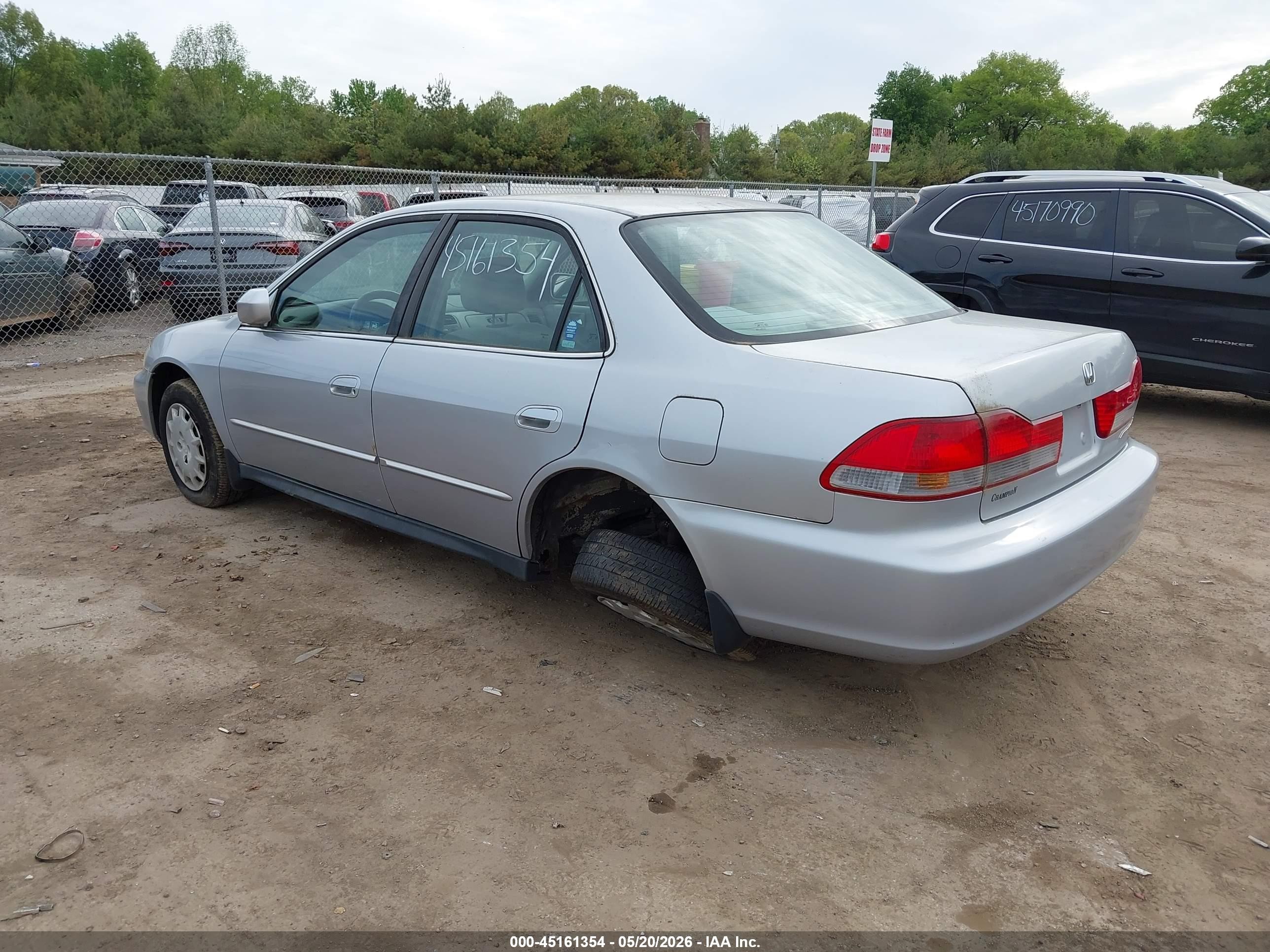 2001 Honda Accord 2.3 Lx Silver vin: 1HGCG564X1A119042