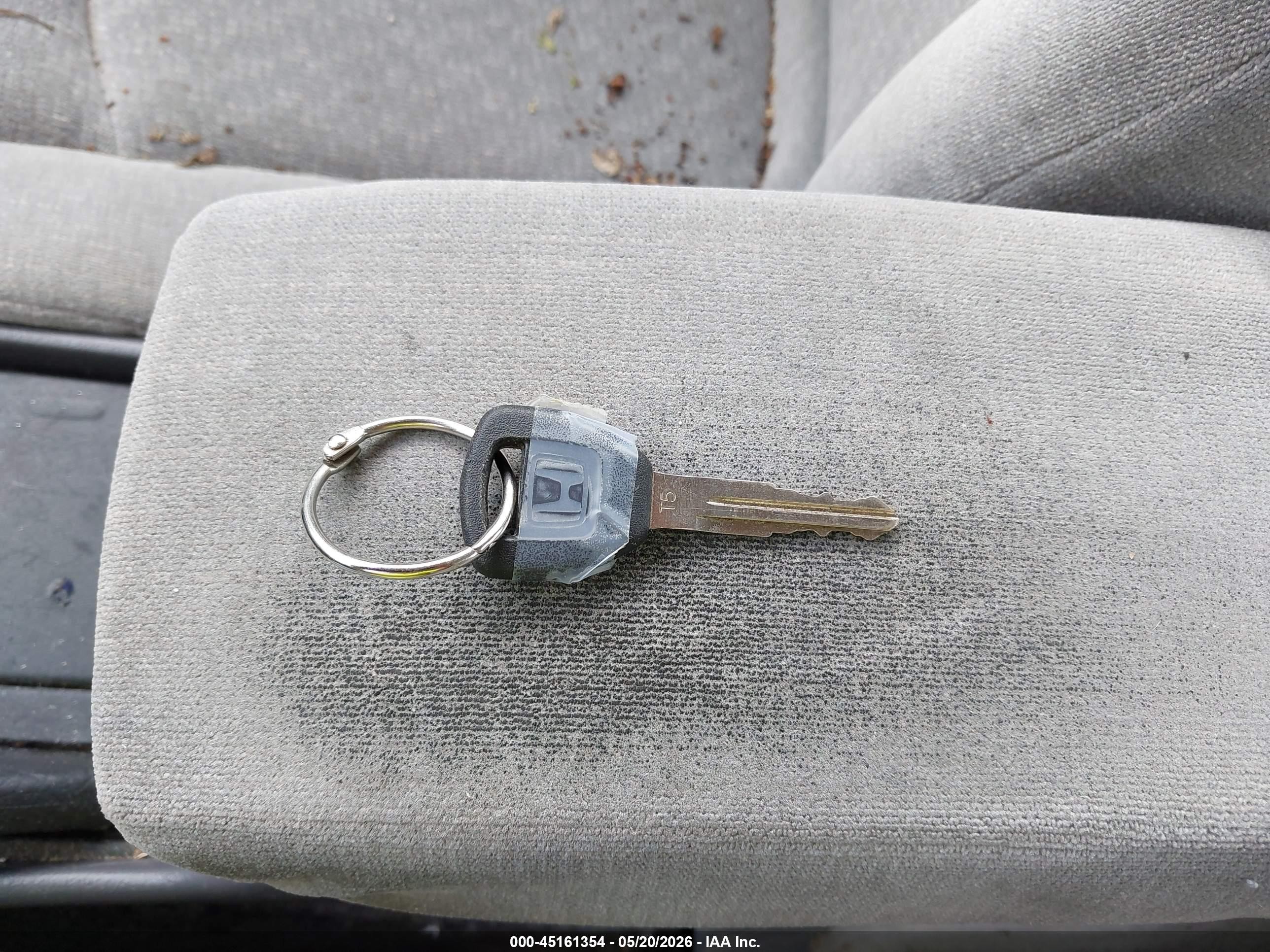 2001 Honda Accord 2.3 Lx Silver vin: 1HGCG564X1A119042