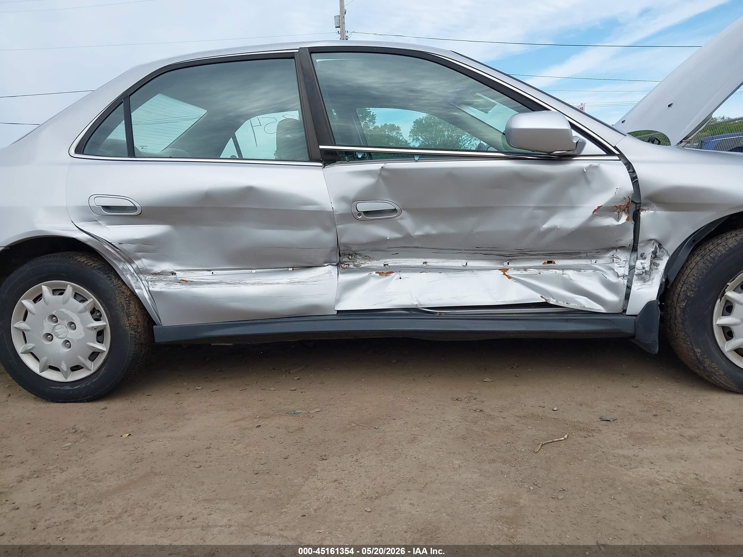 2001 Honda Accord 2.3 Lx Silver vin: 1HGCG564X1A119042