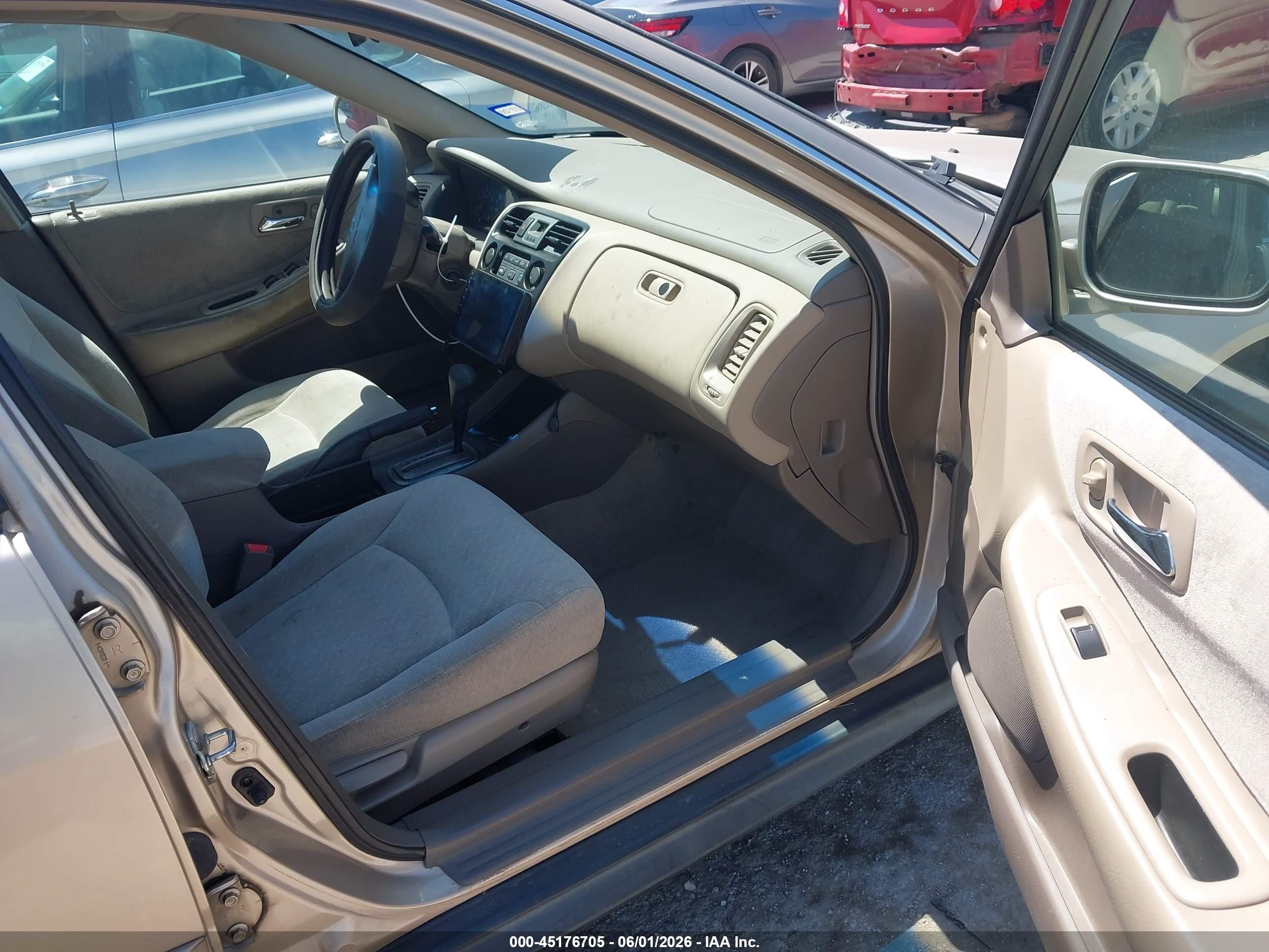 2001 Honda Accord 2.3 Lx Champagne vin: 1HGCG564X1A131000