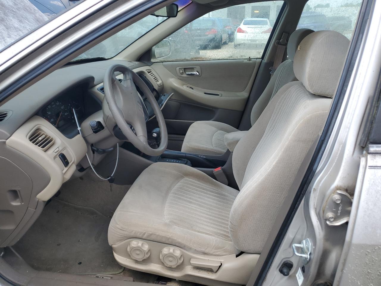 1998 Hond Accord Lx Cream vin: 1HGCG564XWA113622