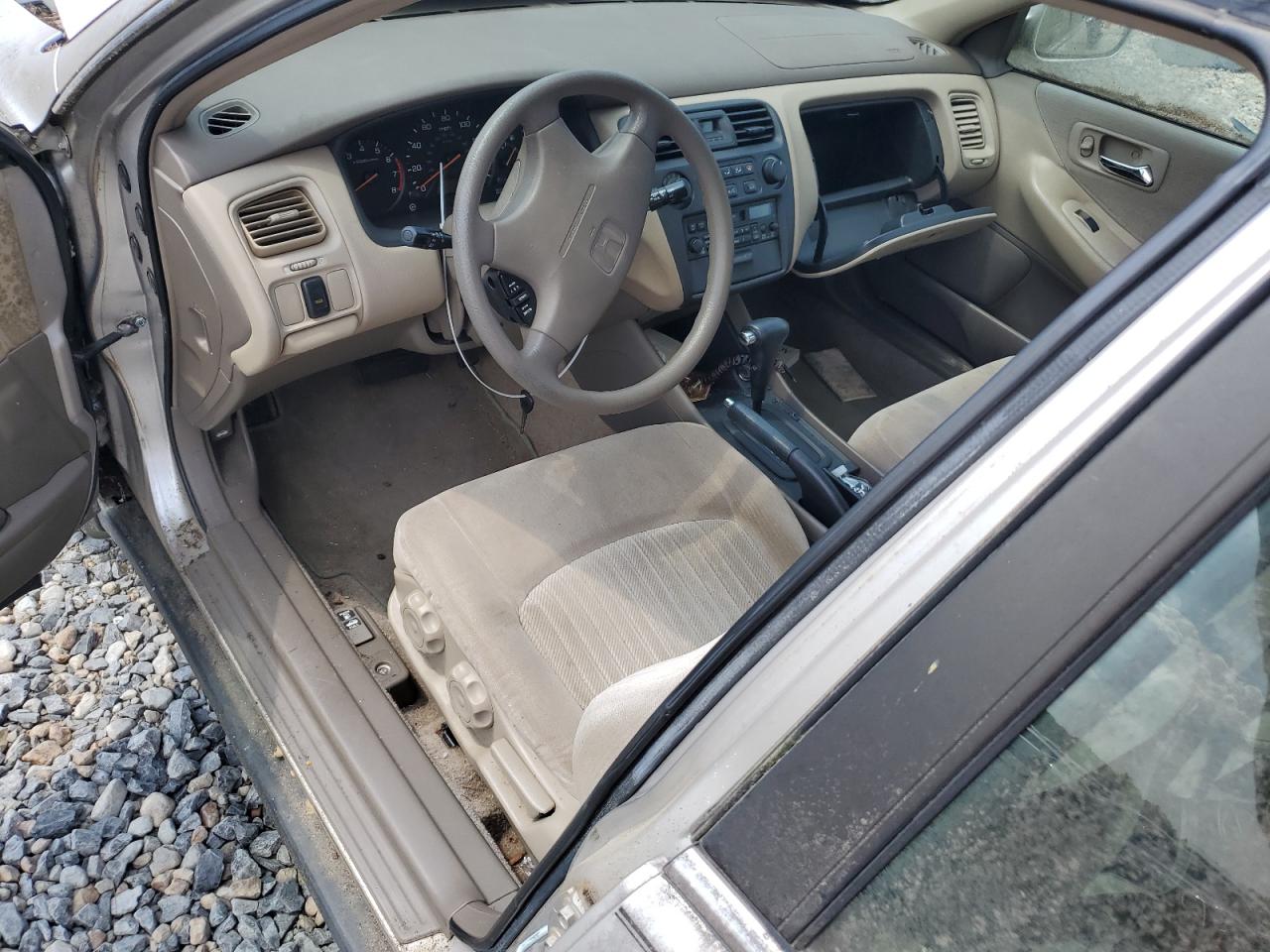 1998 Hond Accord Lx Cream vin: 1HGCG564XWA113622