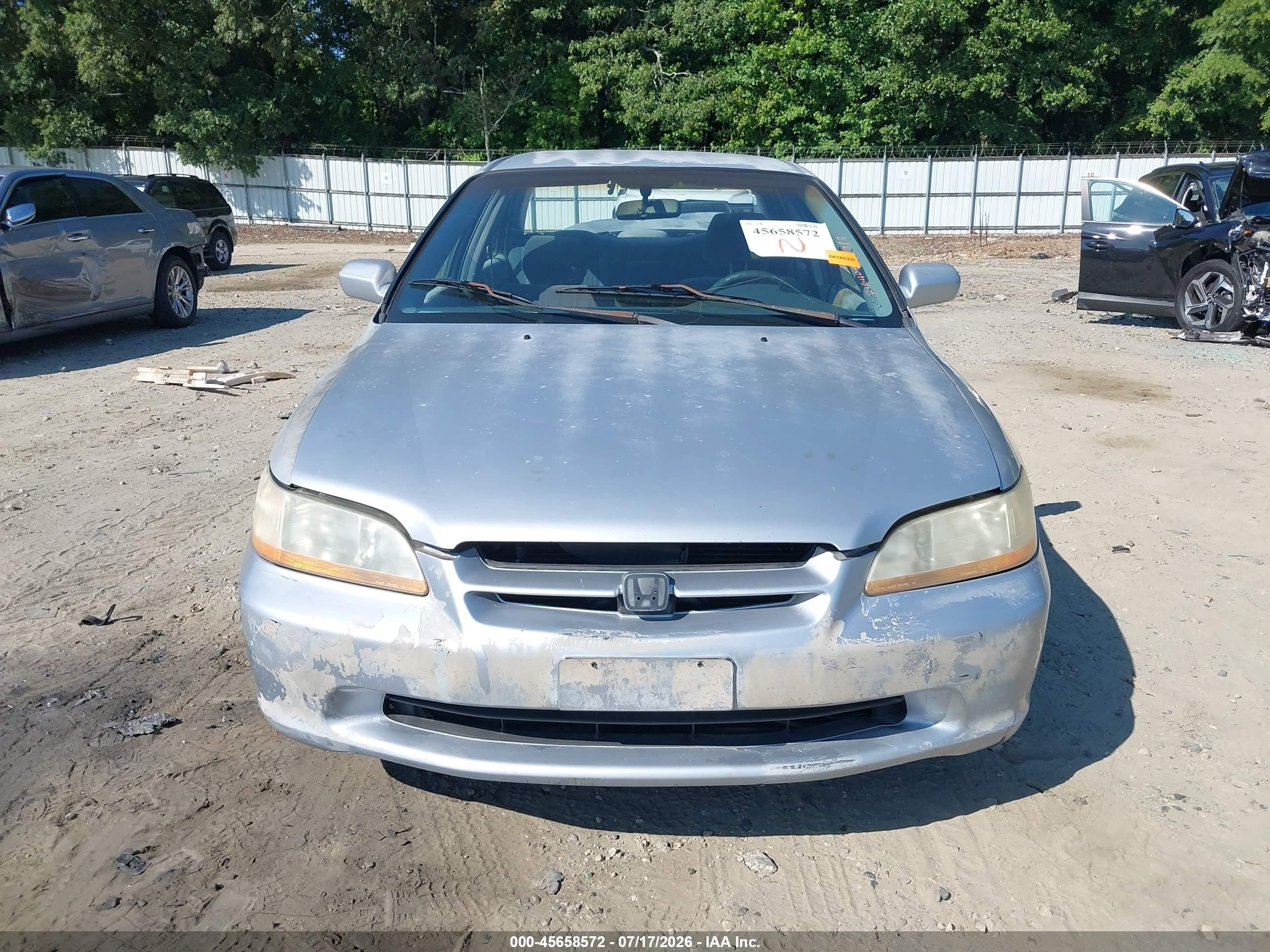 1998 Honda Accord Lx Silver vin: 1HGCG564XWA213820