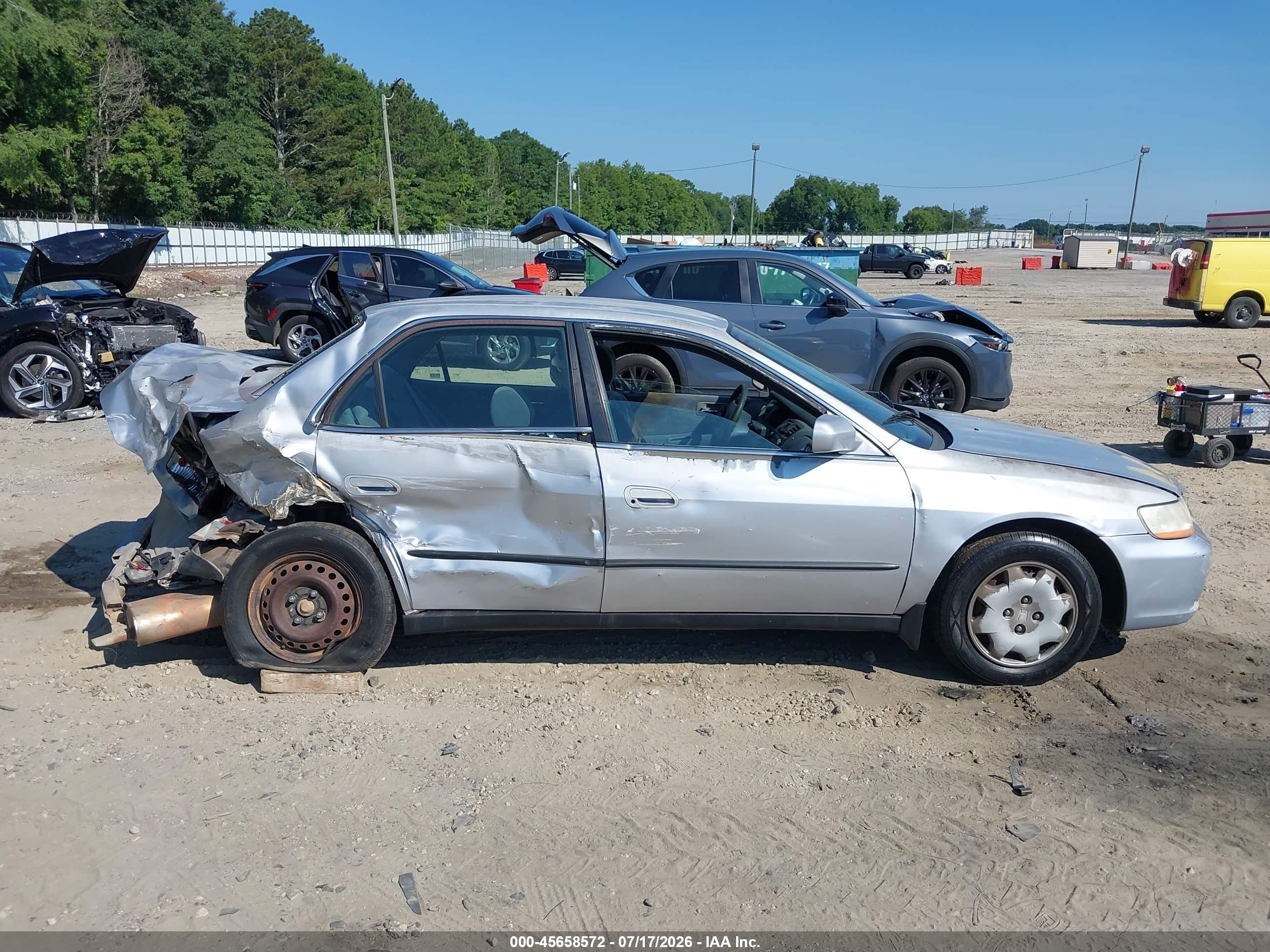 1998 Honda Accord Lx Silver vin: 1HGCG564XWA213820