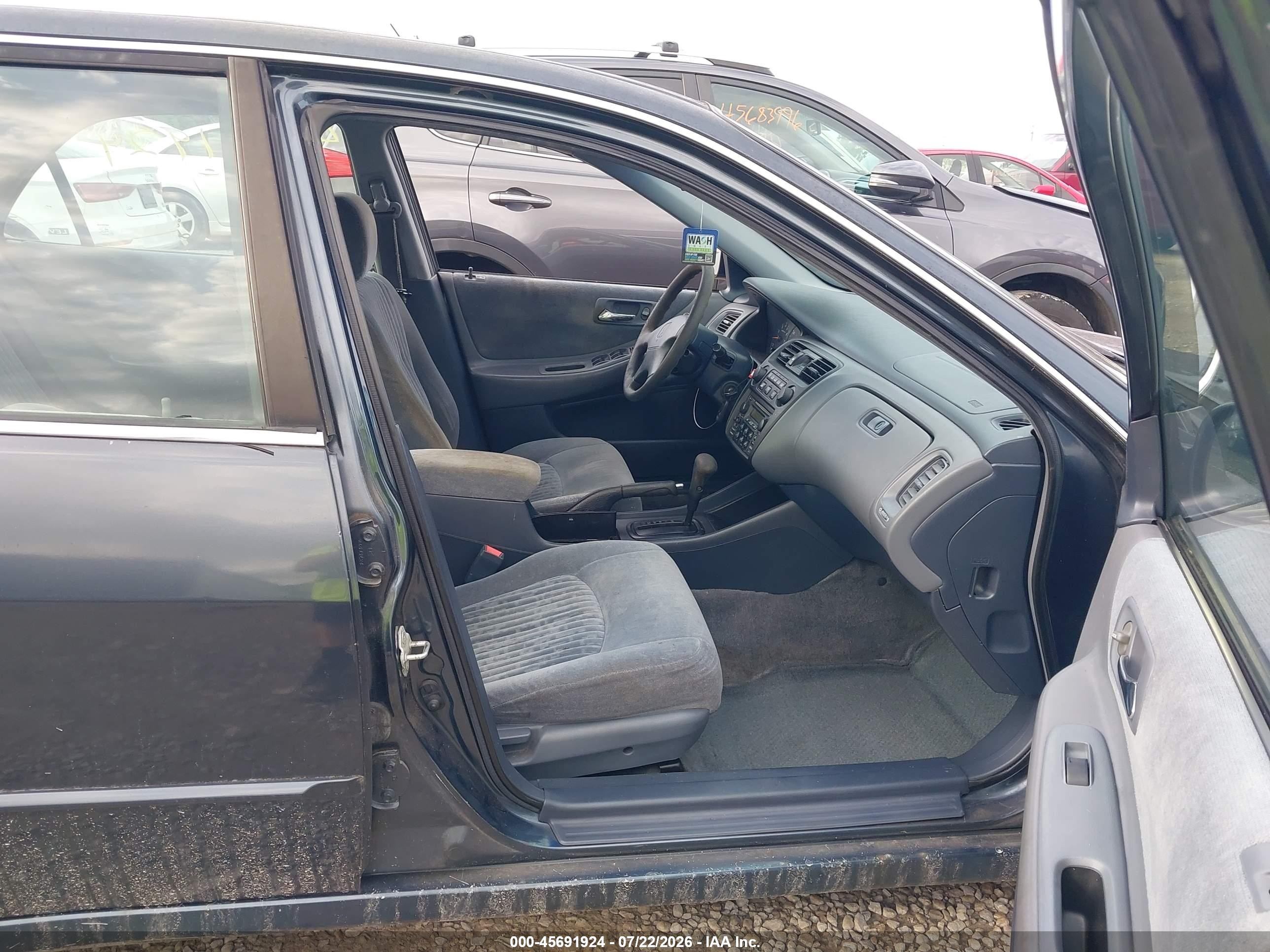 1998 Honda Accord Ex Dark Blue vin: 1HGCG5651WA008055