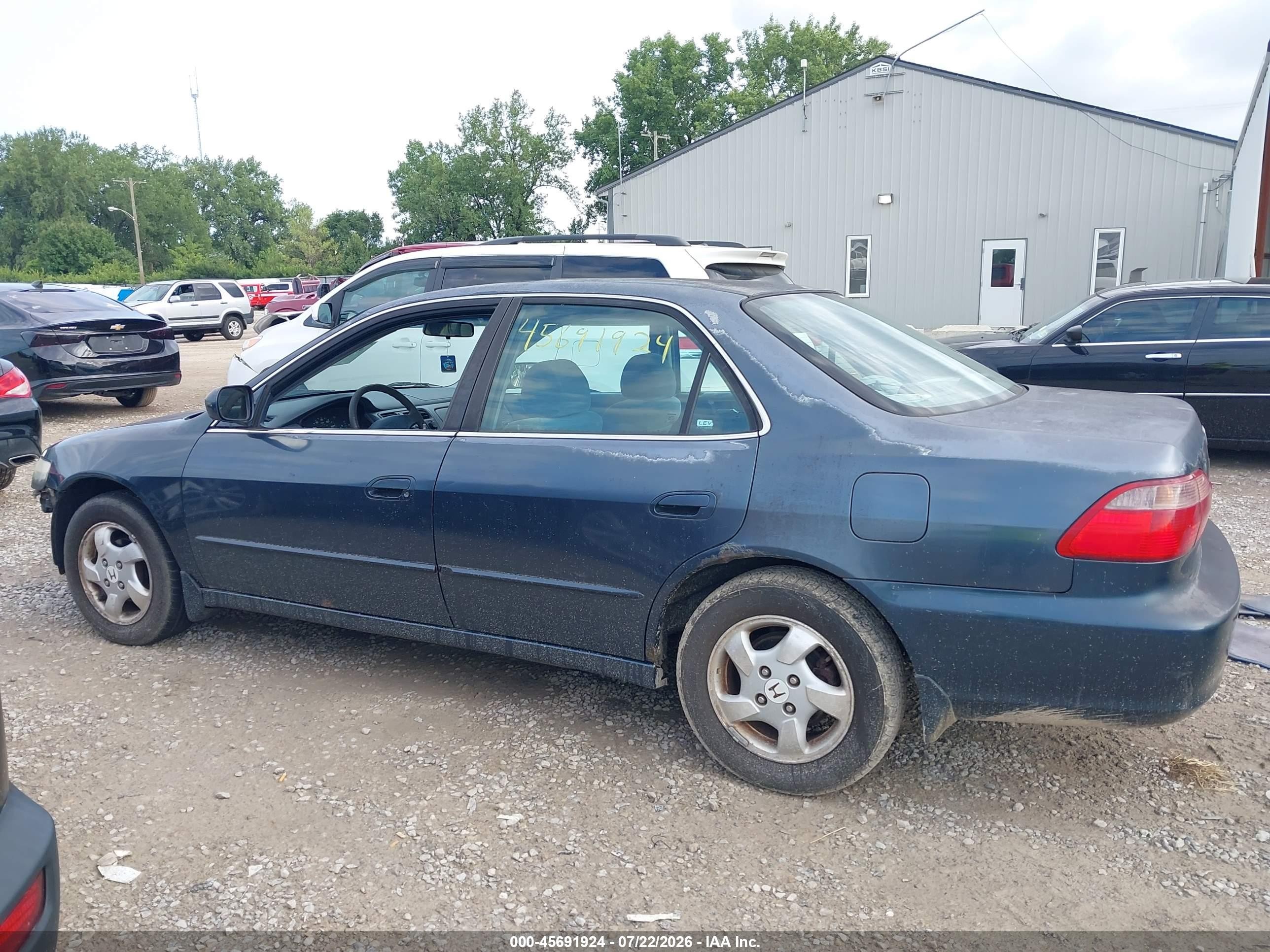 1998 Honda Accord Ex Dark Blue vin: 1HGCG5651WA008055