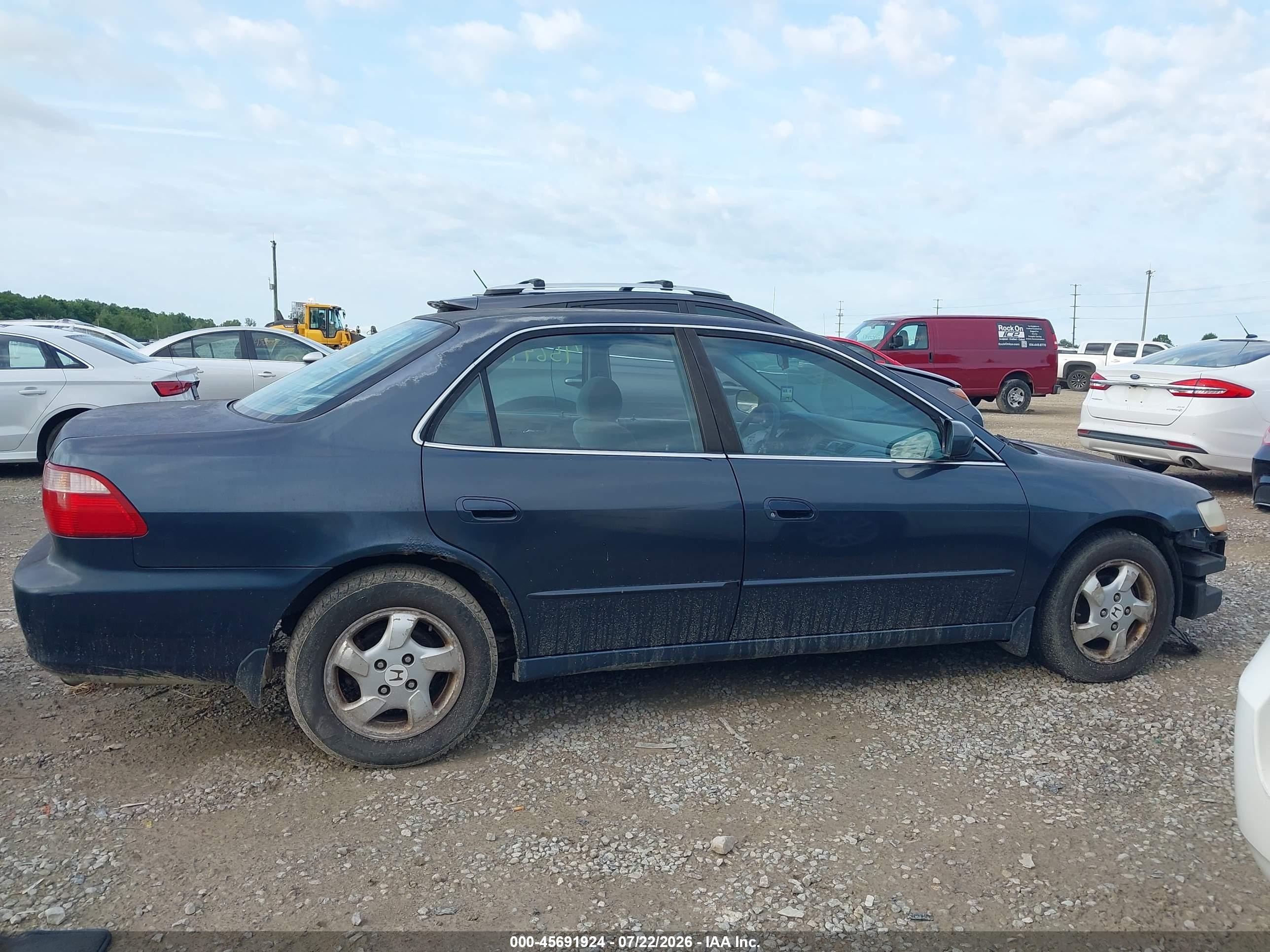 1998 Honda Accord Ex Dark Blue vin: 1HGCG5651WA008055