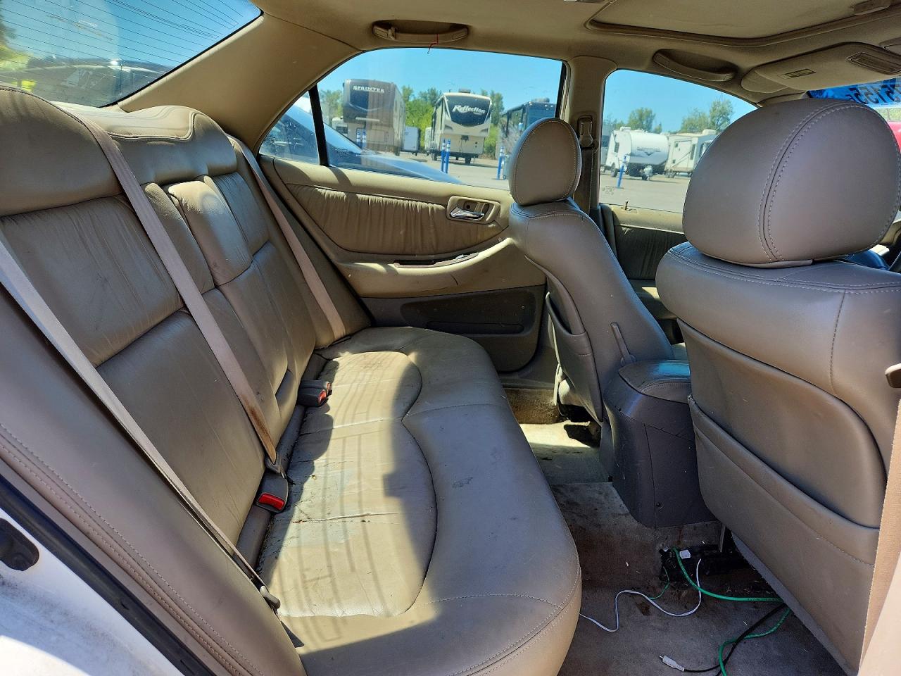 1998 Honda Accord Ex White vin: 1HGCG5652WA130486