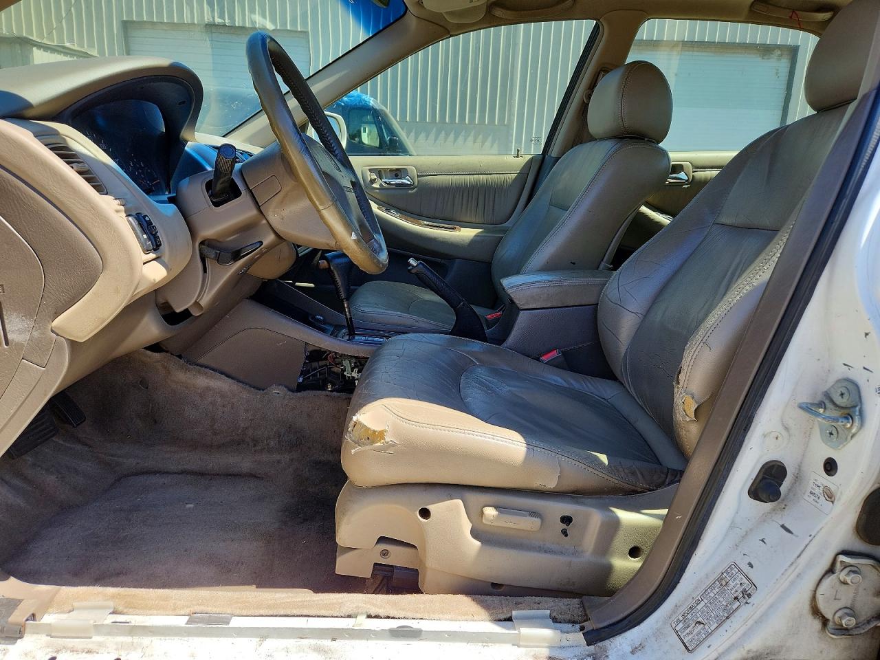 1998 Honda Accord Ex White vin: 1HGCG5652WA130486