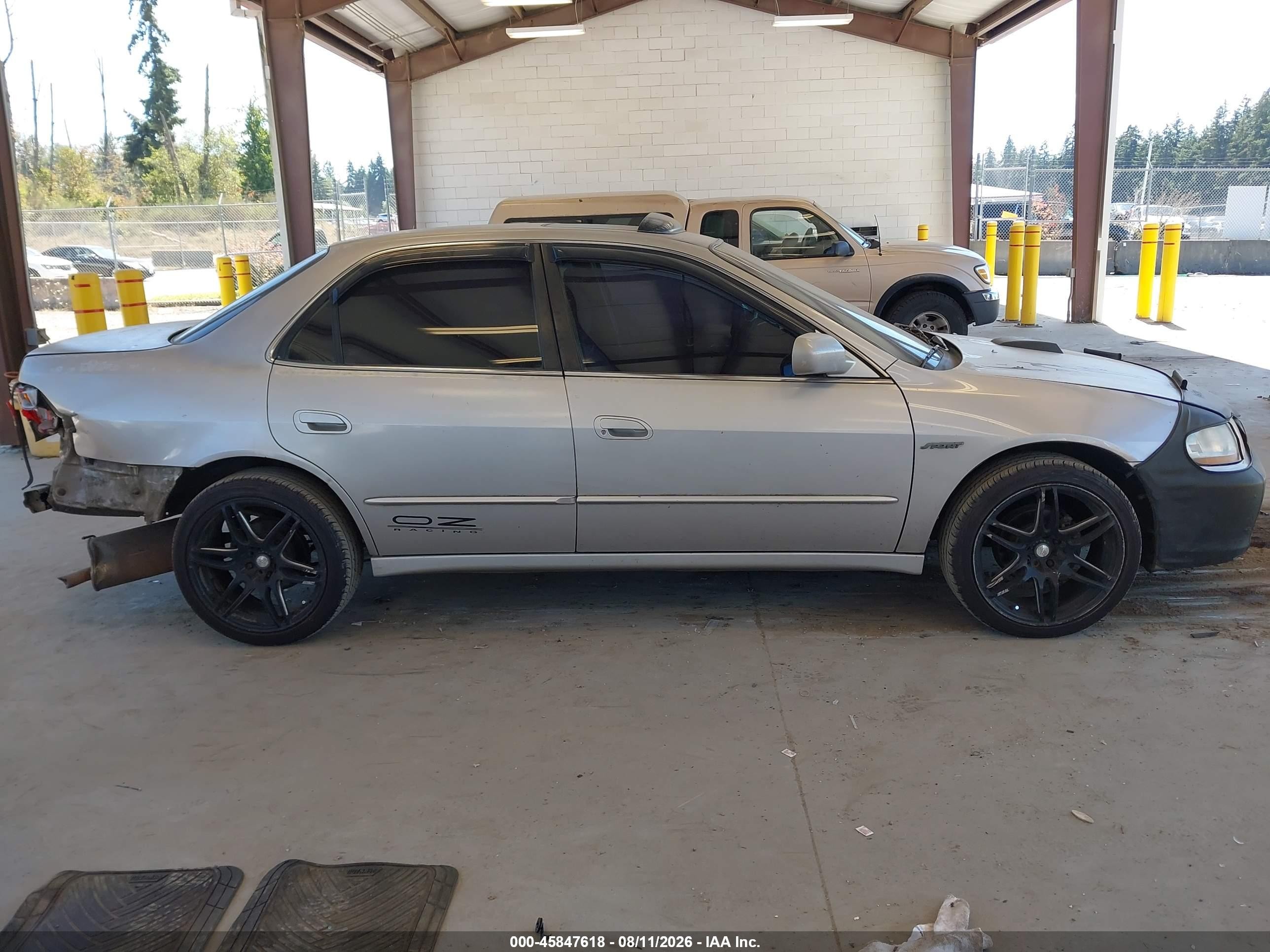 1998 Honda Accord Ex Silver vin: 1HGCG5652WA234489