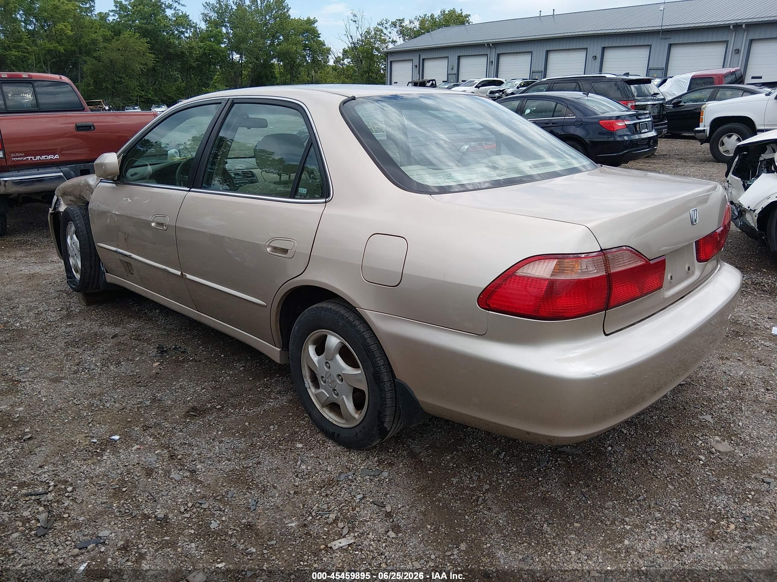 2000 Honda Accord 2.3 Ex Gold vin: 1HGCG5652YA125839