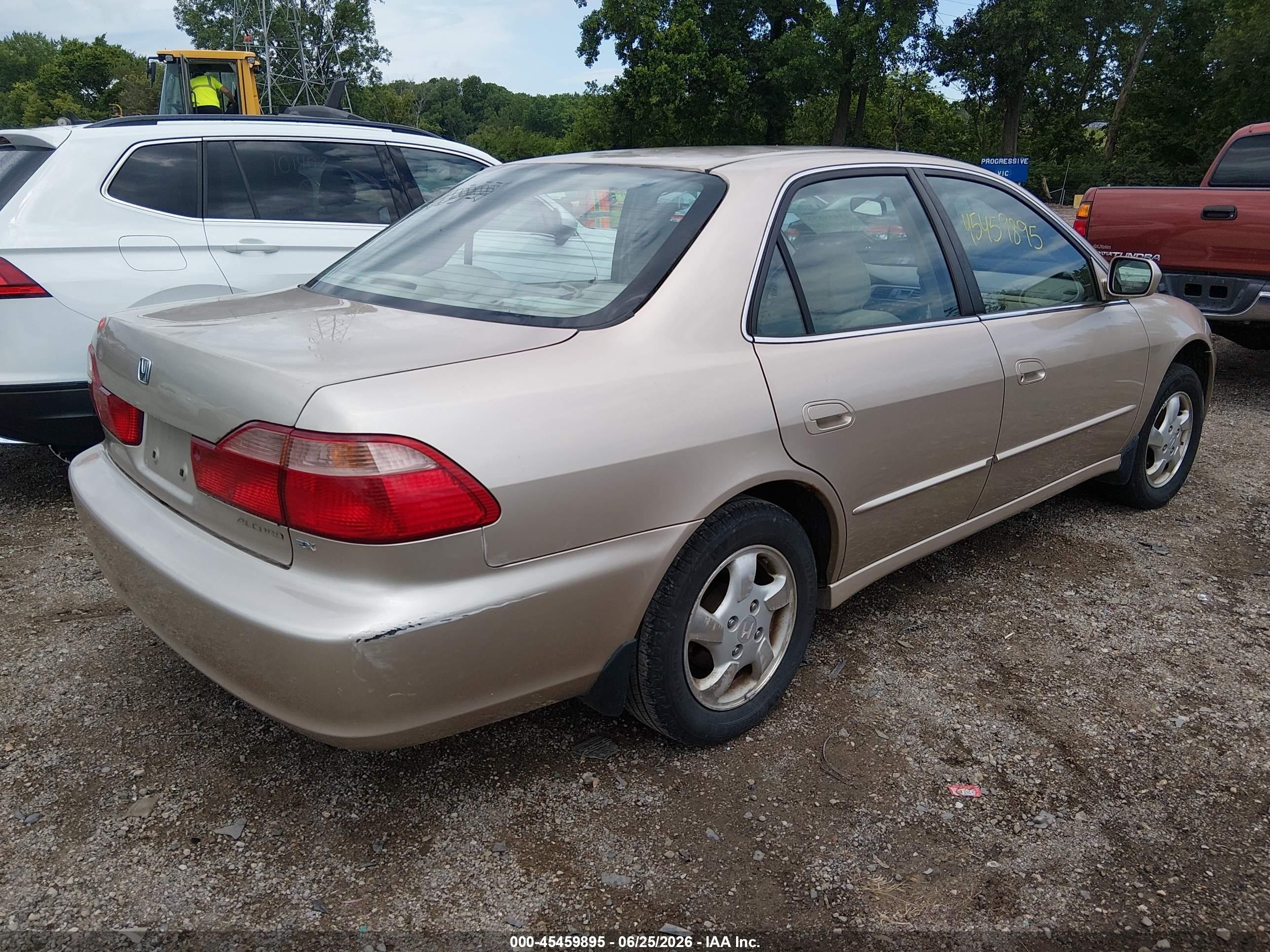 2000 Honda Accord 2.3 Ex Gold vin: 1HGCG5652YA125839