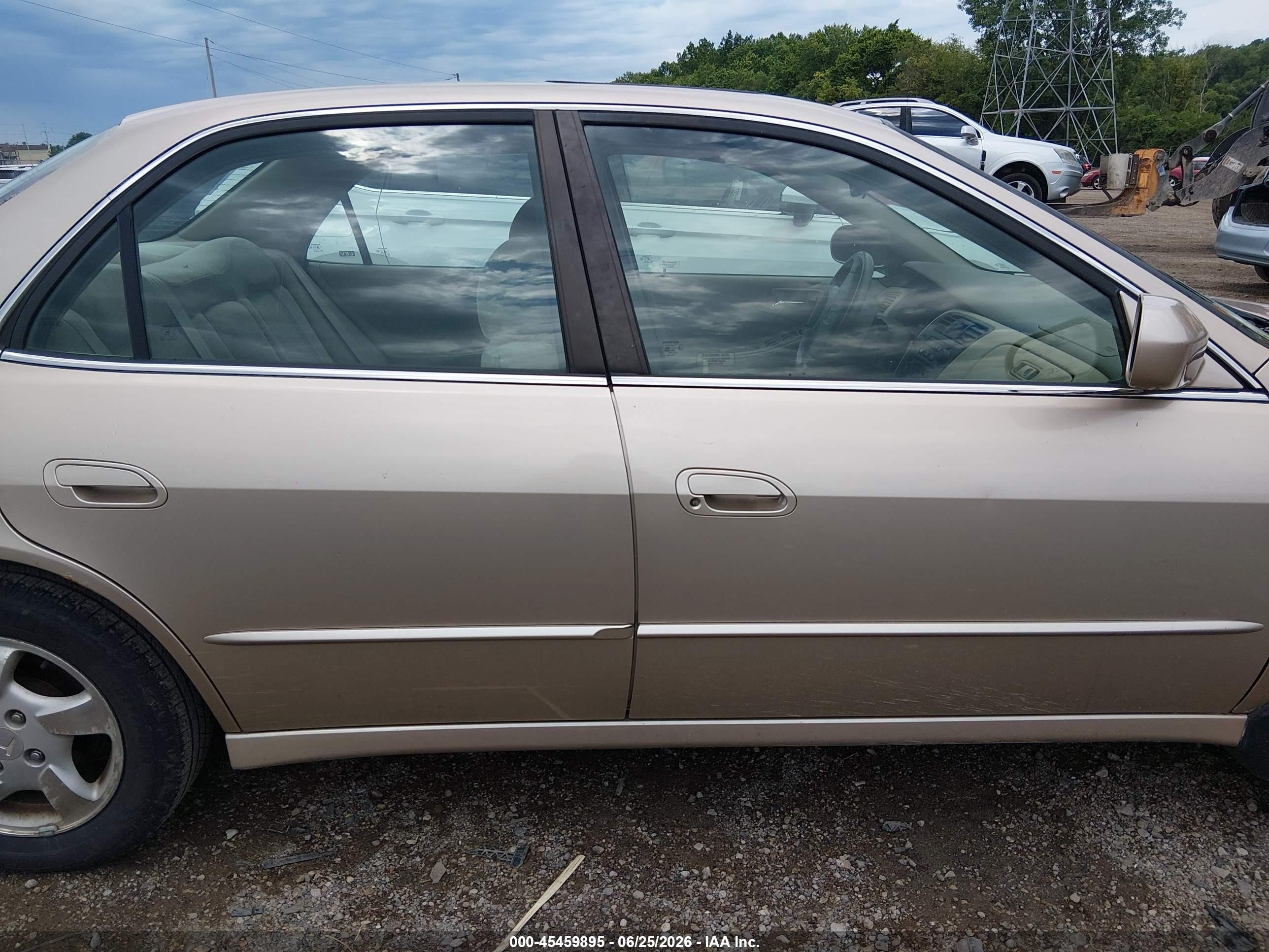 2000 Honda Accord 2.3 Ex Gold vin: 1HGCG5652YA125839