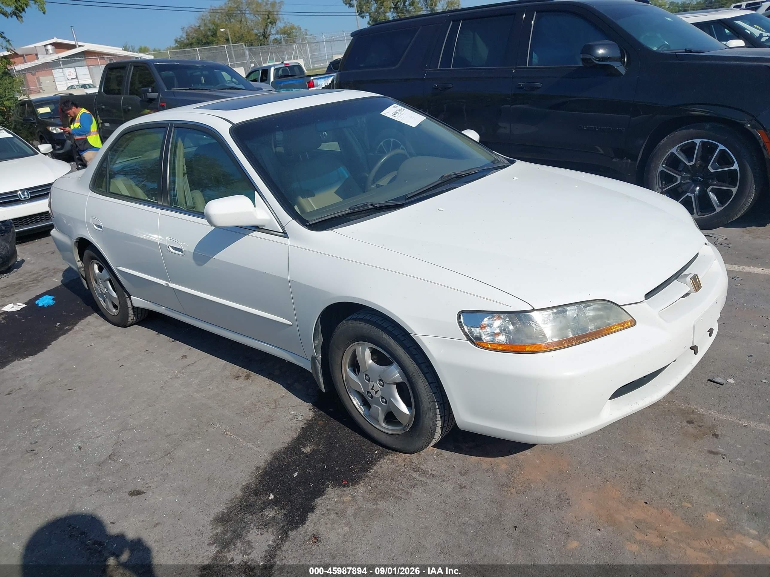 1998 Honda Accord Ex Белый vin: 1HGCG5653WA048296