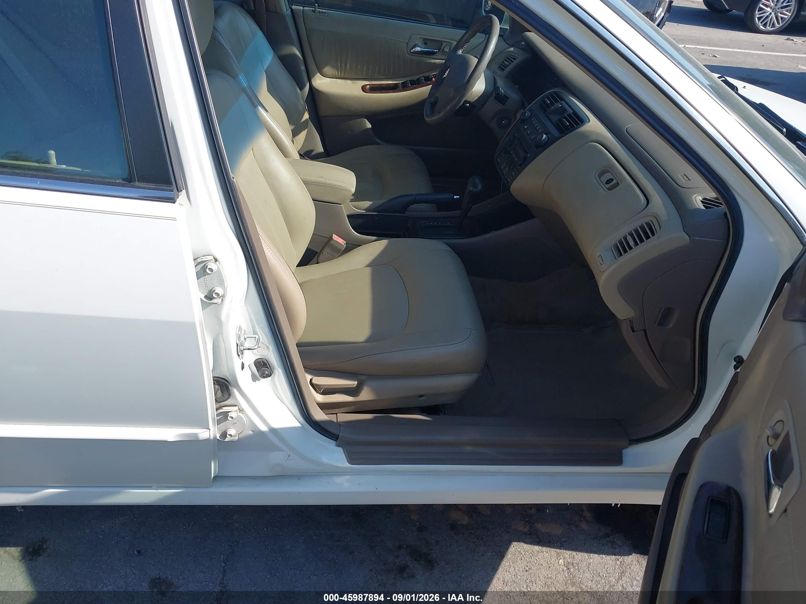 1998 Honda Accord Ex Белый vin: 1HGCG5653WA048296