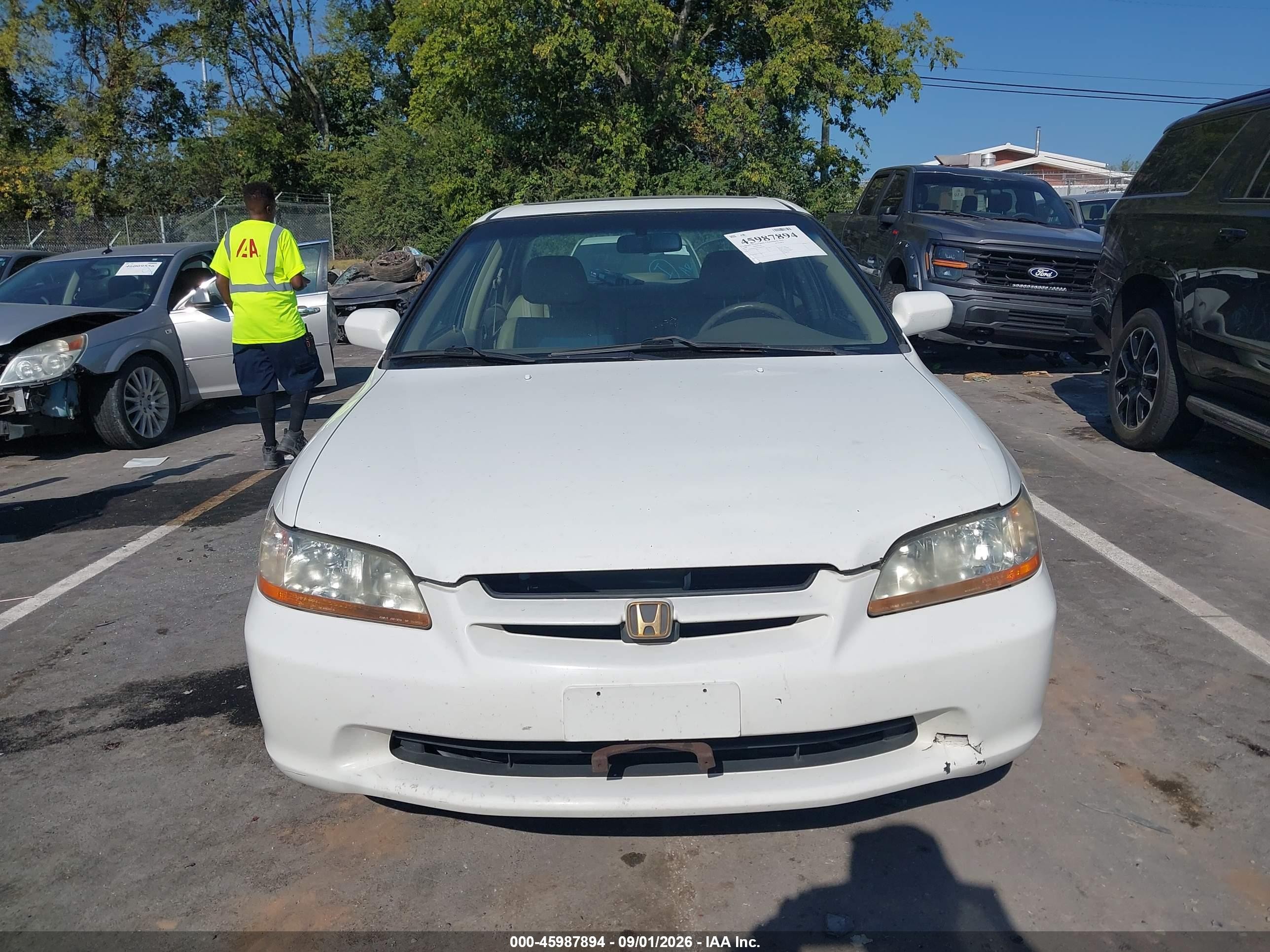 1998 Honda Accord Ex Белый vin: 1HGCG5653WA048296