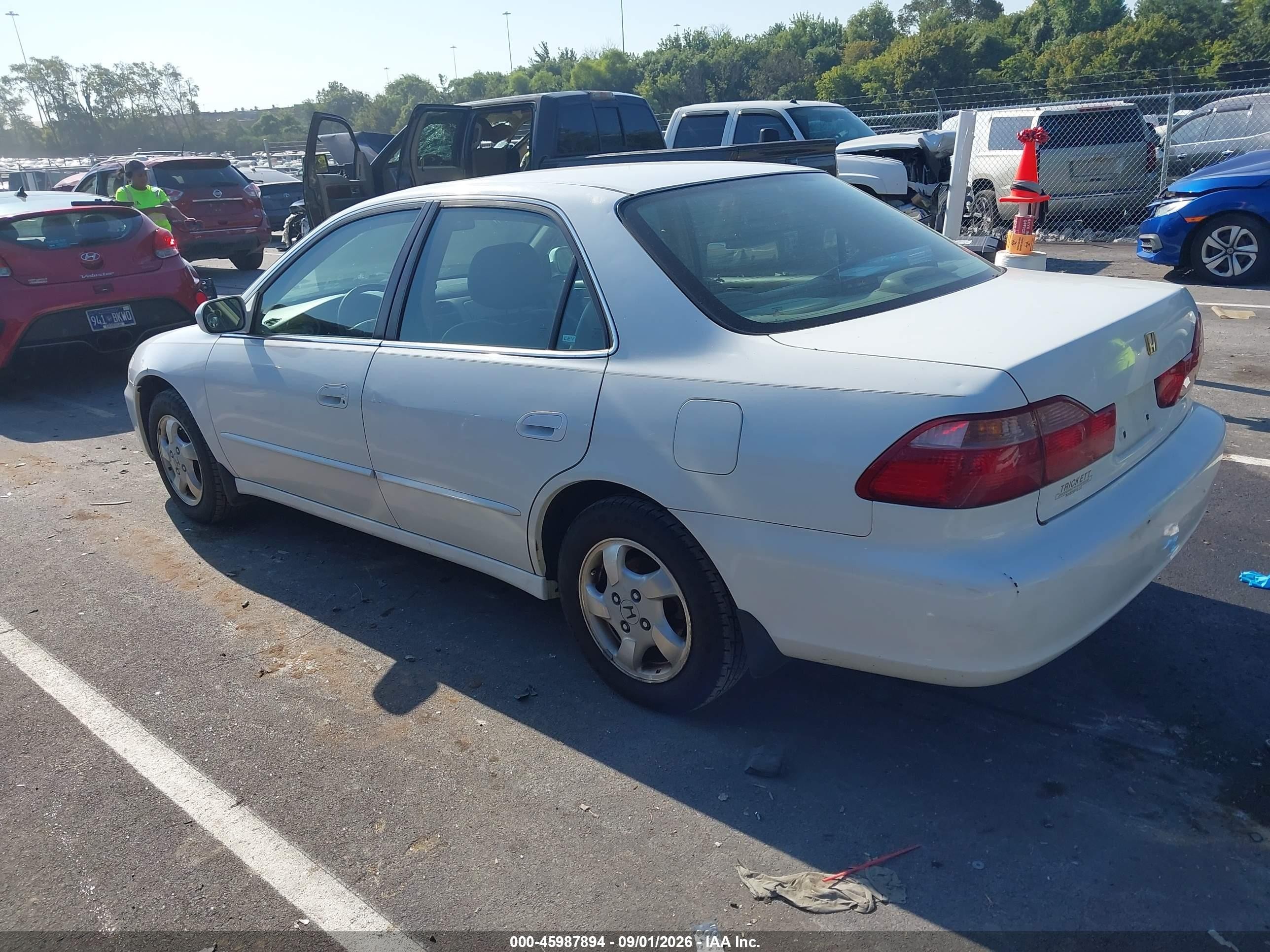 1998 Honda Accord Ex Белый vin: 1HGCG5653WA048296
