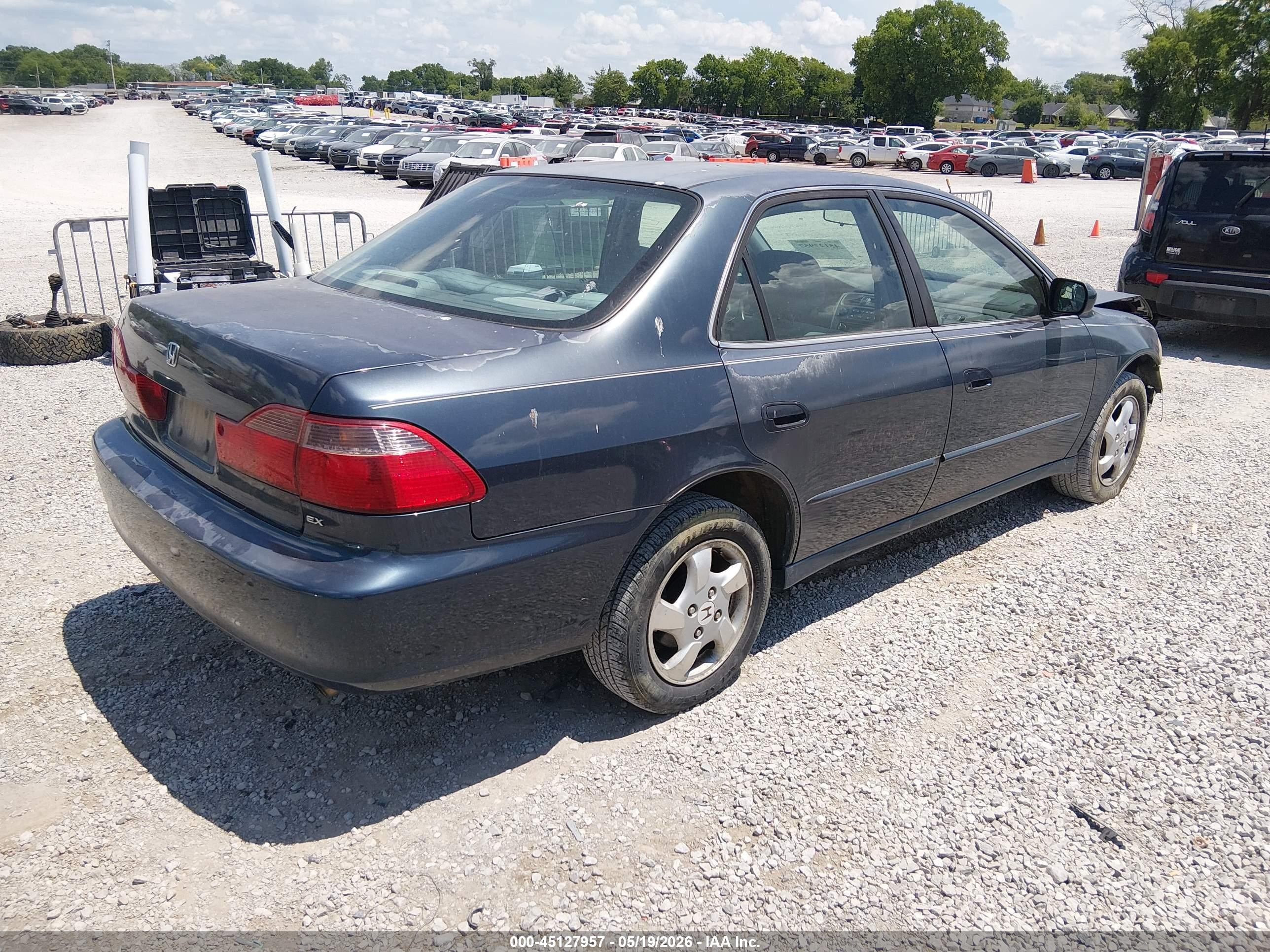 1998 Honda Accord Ex Silver vin: 1HGCG5653WA084943