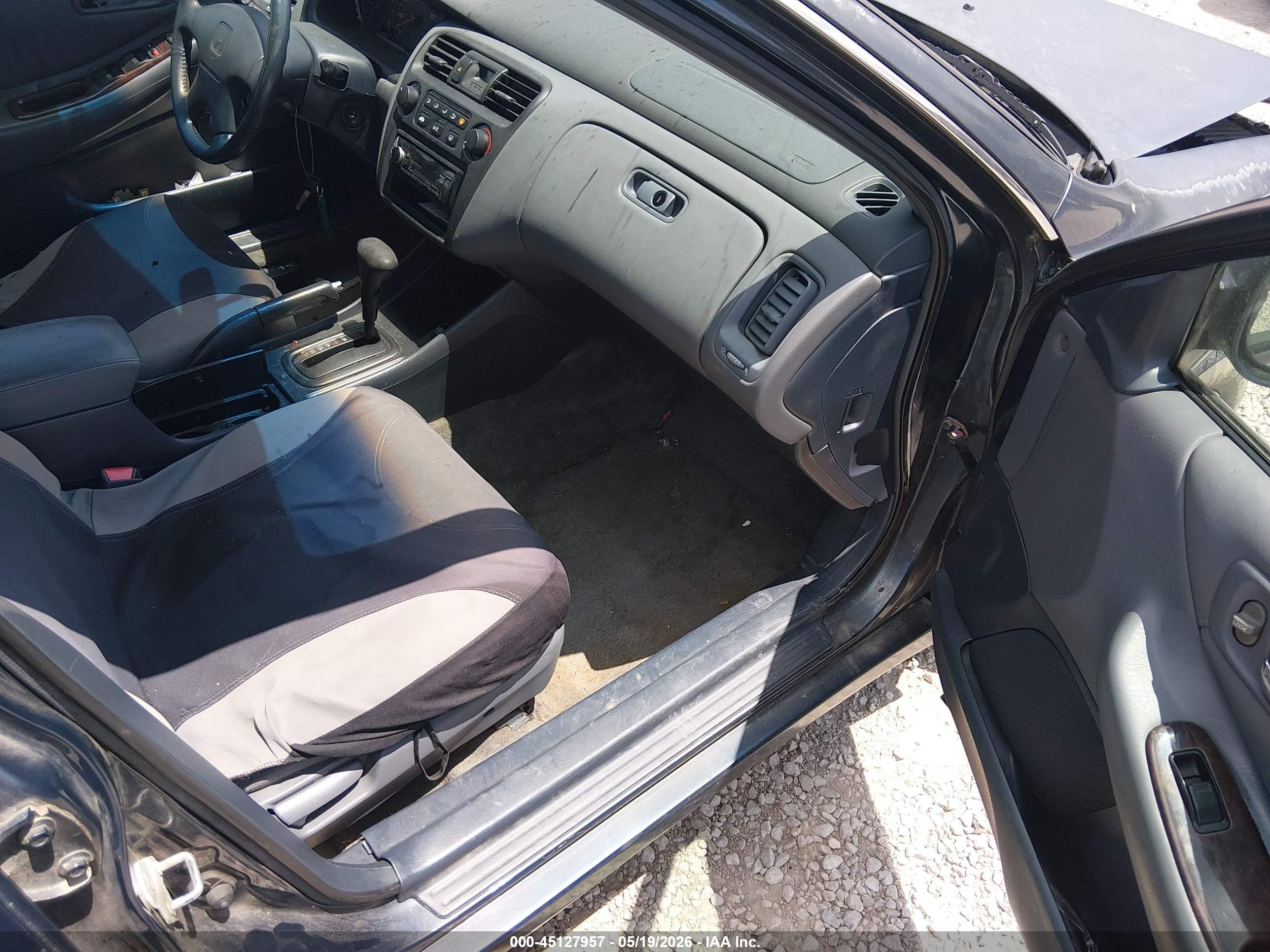1998 Honda Accord Ex Silver vin: 1HGCG5653WA084943