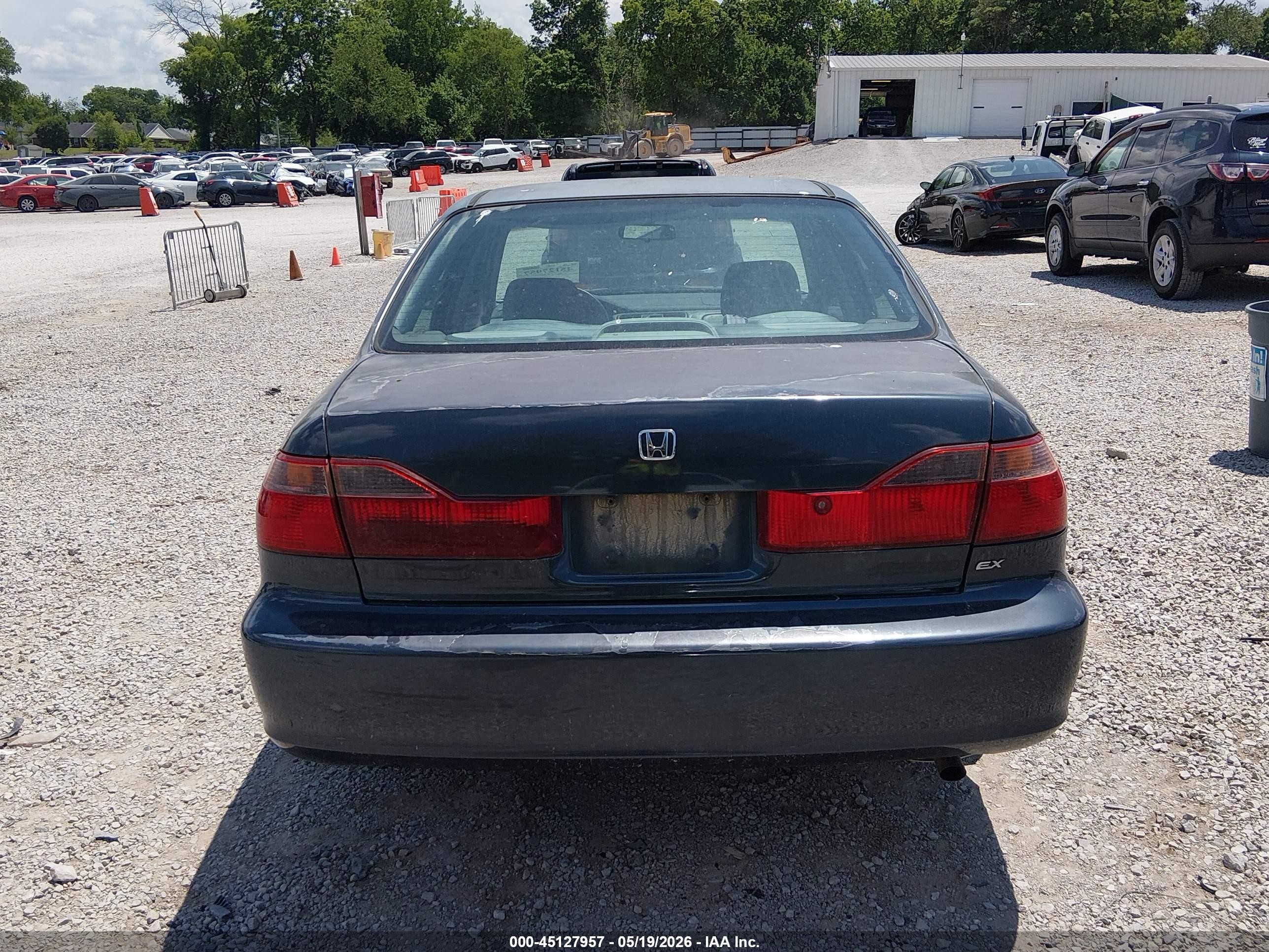 1998 Honda Accord Ex Silver vin: 1HGCG5653WA084943