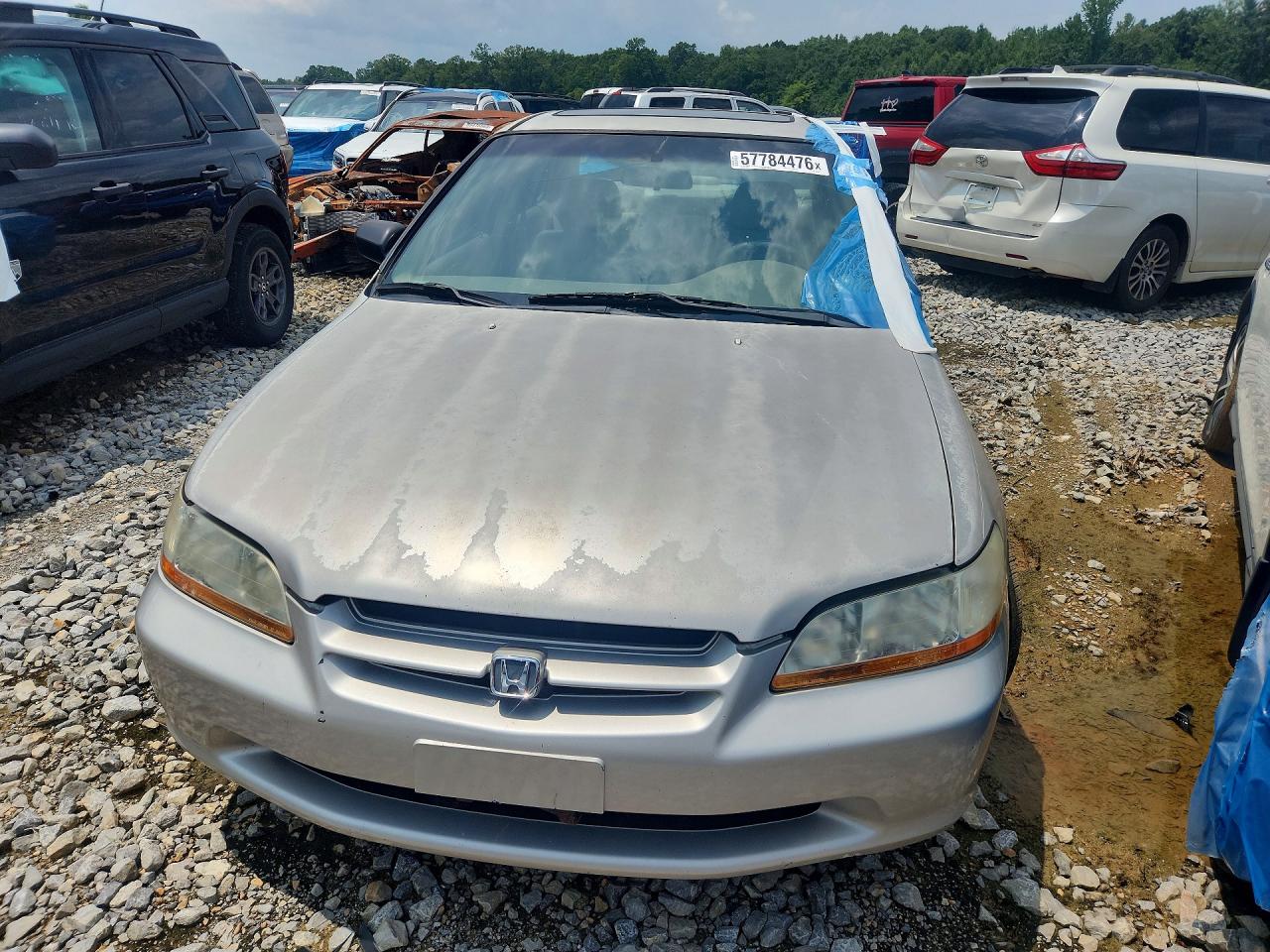 1998 Honda Accord Ex Cream vin: 1HGCG5653WA264908