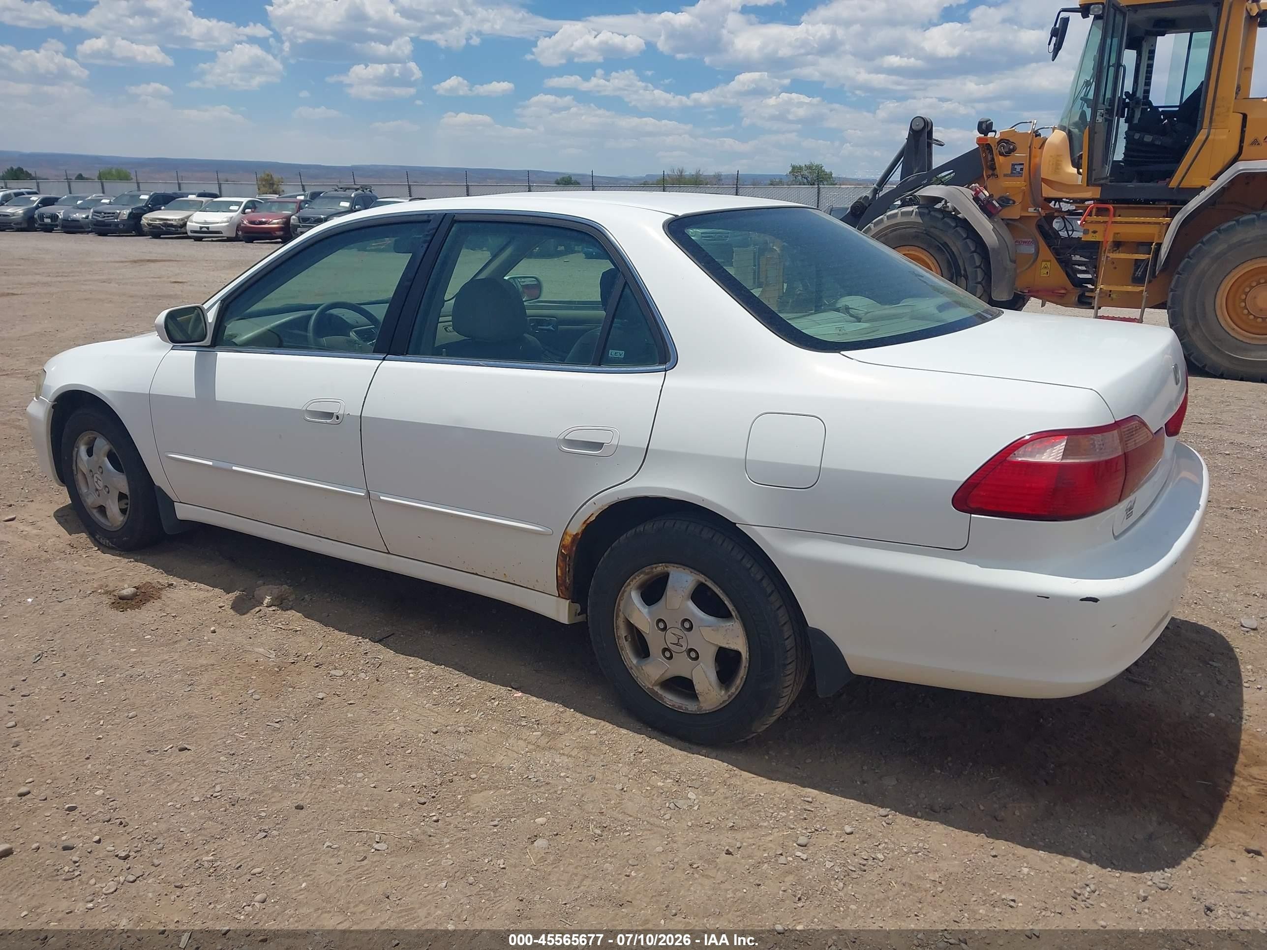 1998 Honda Accord Ex White vin: 1HGCG5654WA005814