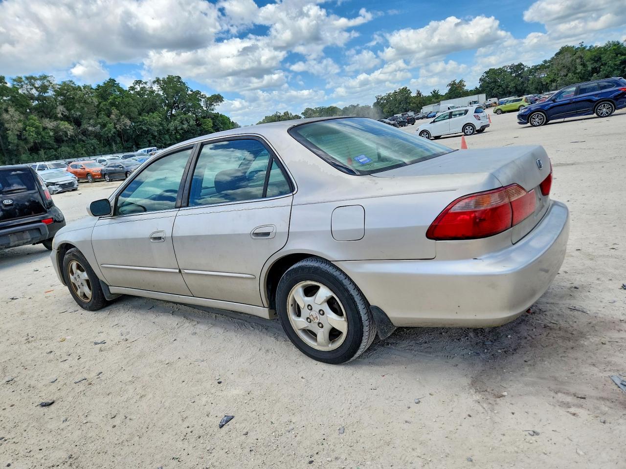 1998 Honda Accord Ex Silver vin: 1HGCG5655WA183098