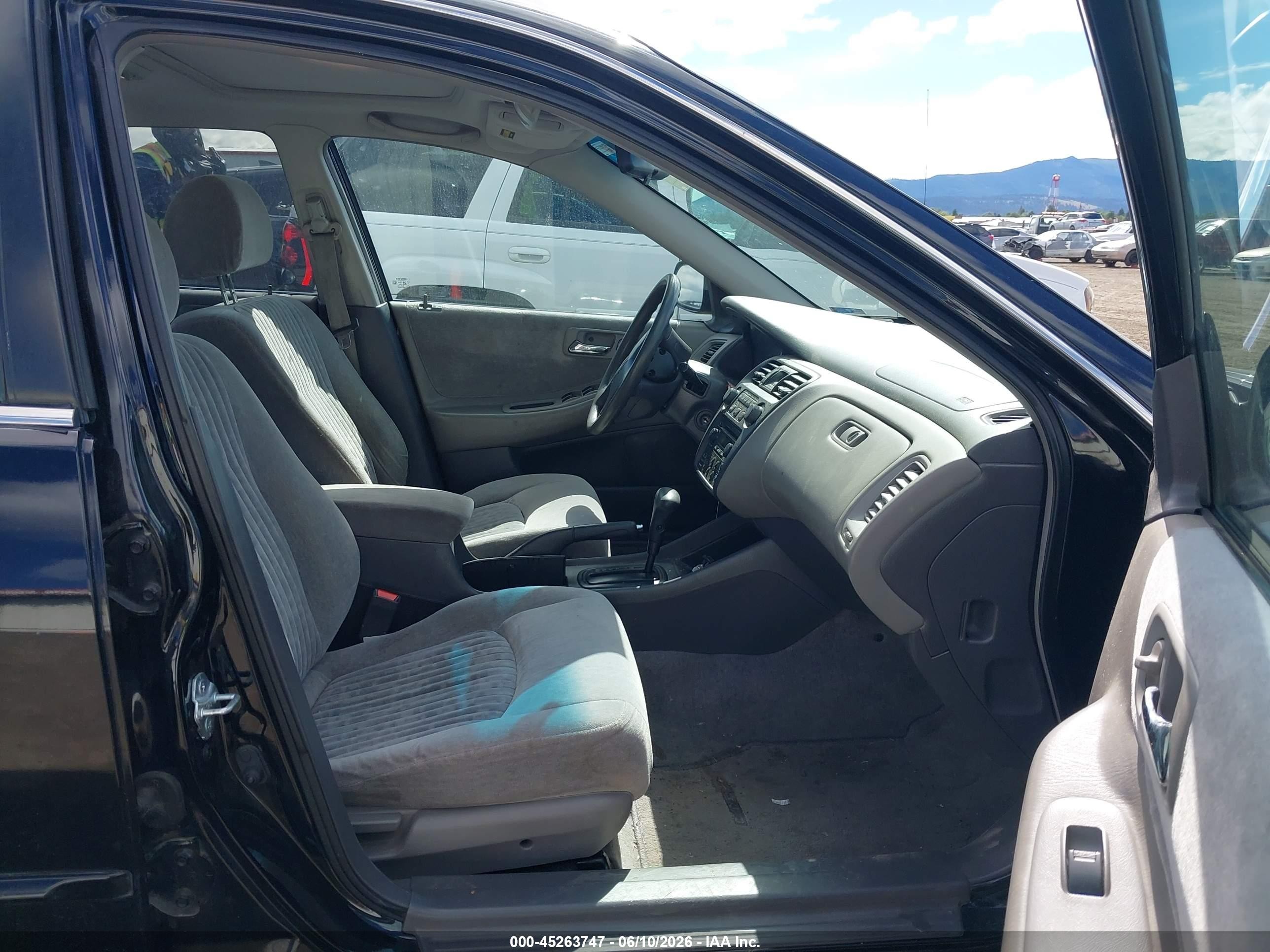 1998 Honda Accord Ex Black vin: 1HGCG5655WA265588