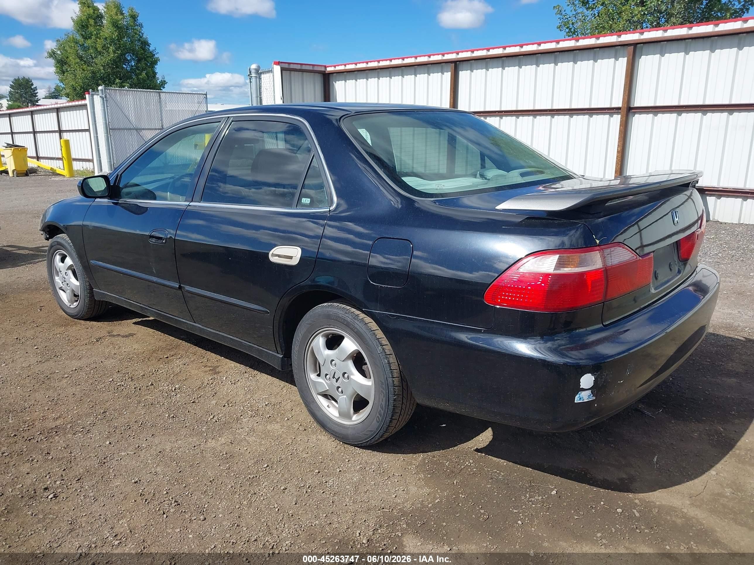 1998 Honda Accord Ex Black vin: 1HGCG5655WA265588