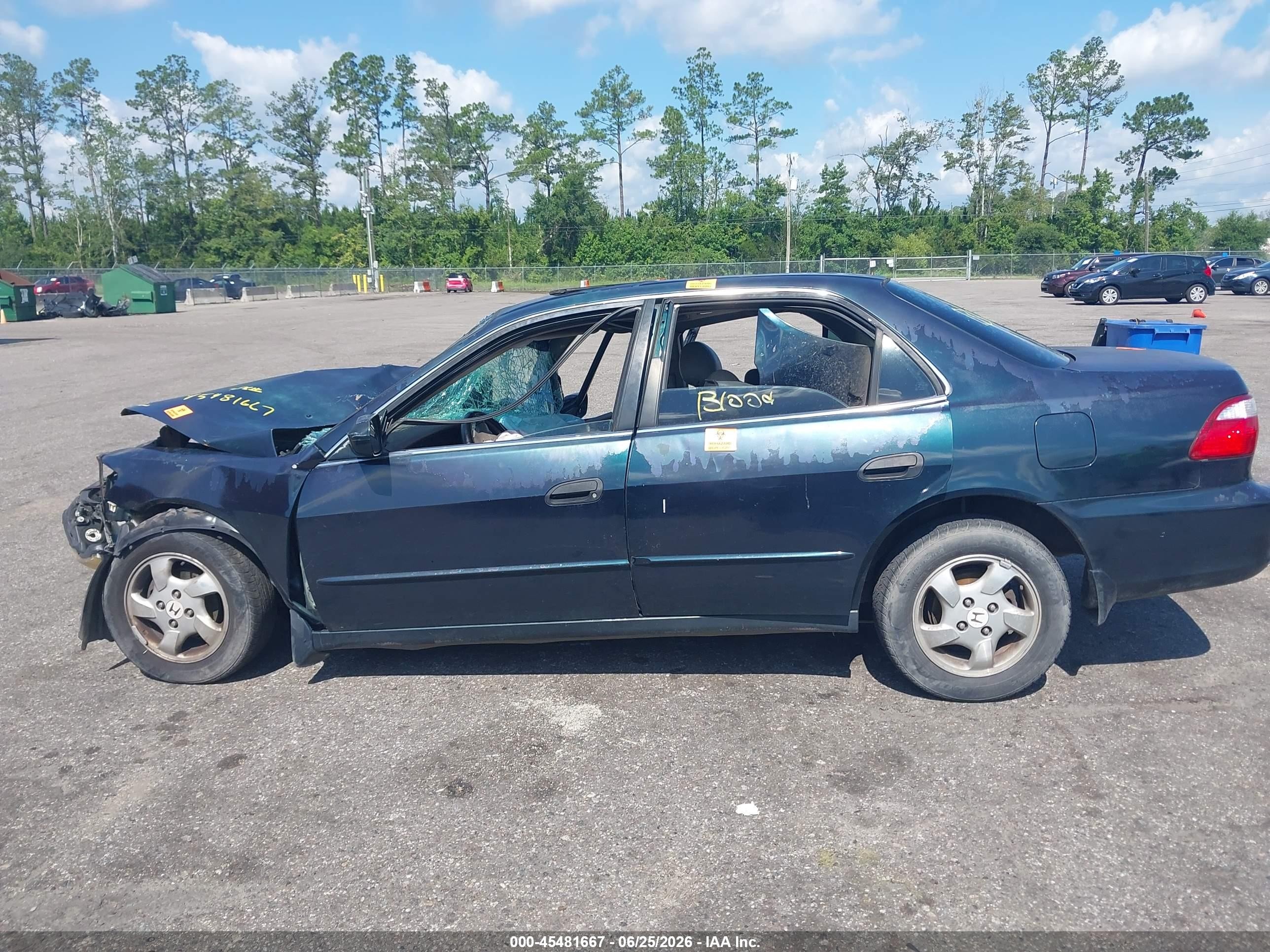 1998 Honda Accord Ex Blue vin: 1HGCG5657WA173818