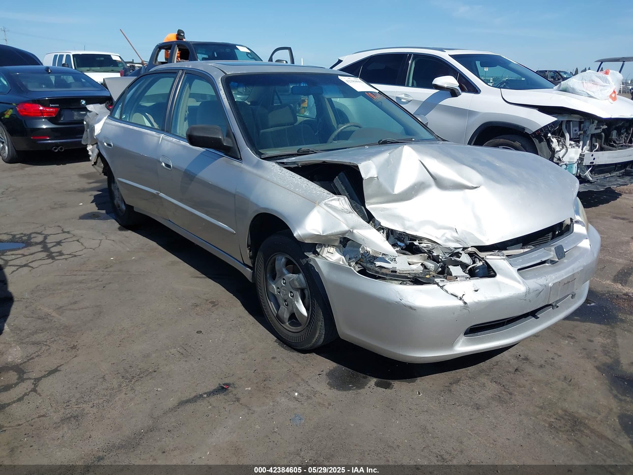 1998 Honda Accord Ex Silver vin: 1HGCG5657WA268931