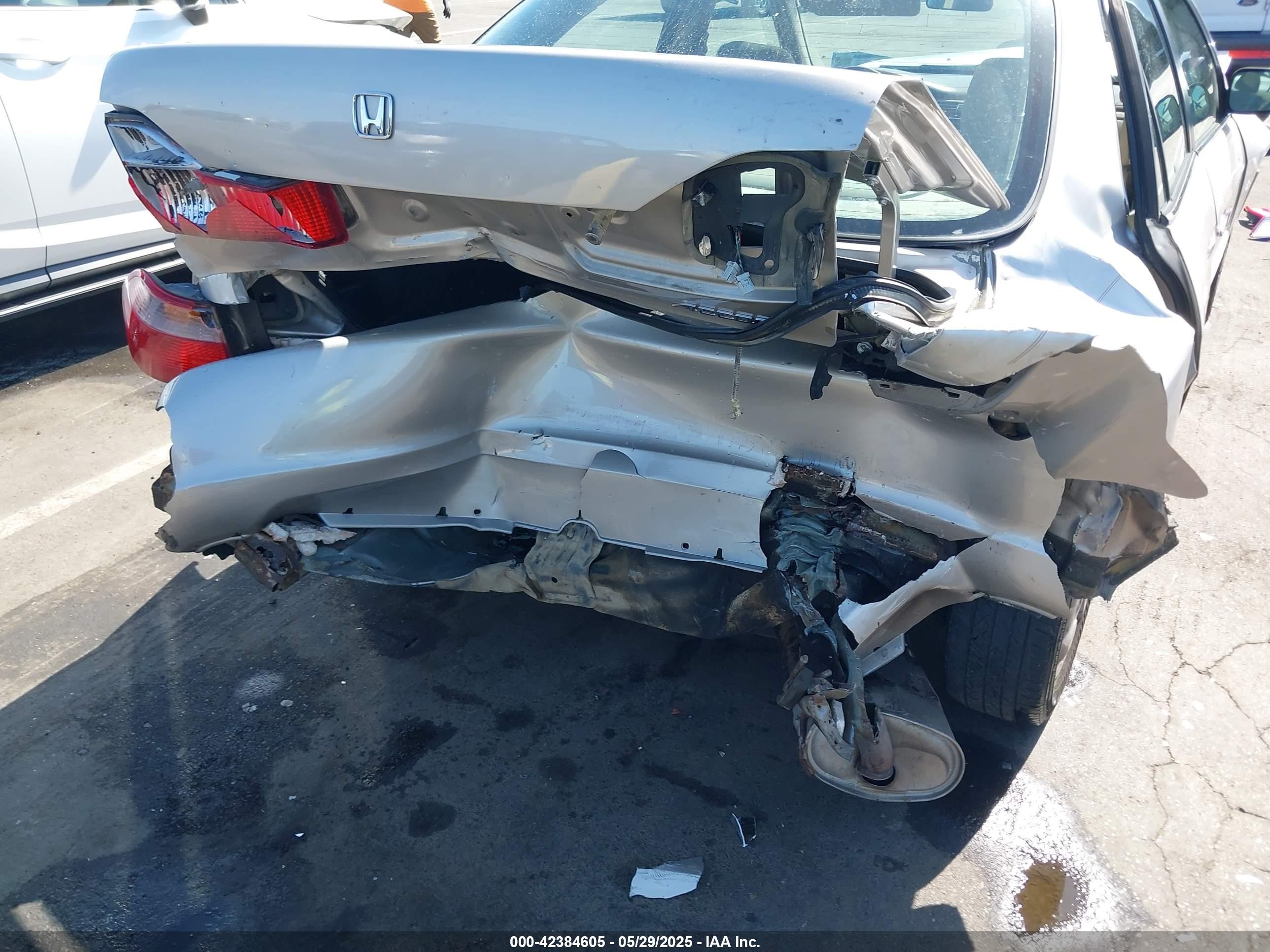 1998 Honda Accord Ex Silver vin: 1HGCG5657WA268931