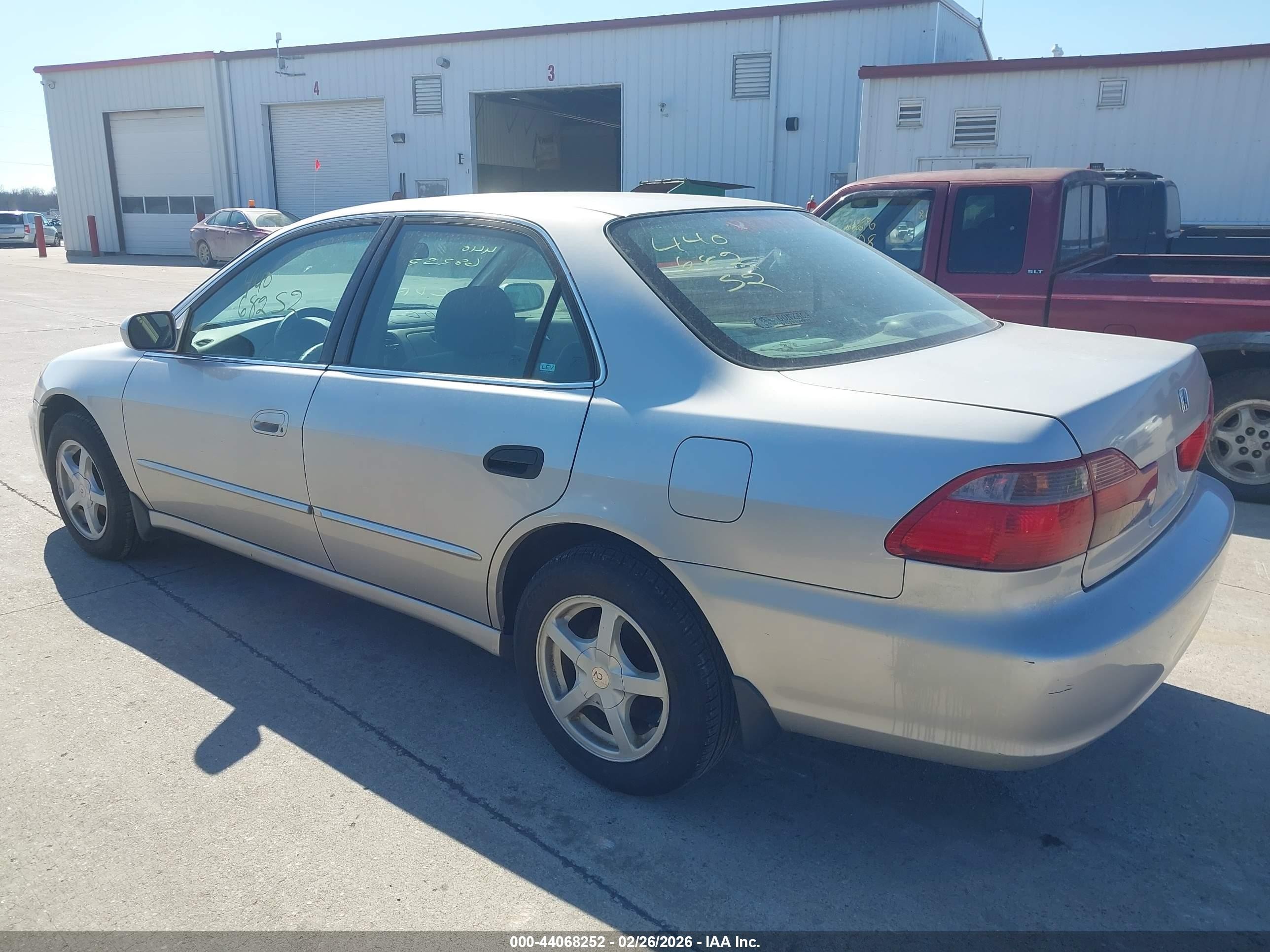1998 Honda Accord Ex Silver vin: 1HGCG5658WA080483