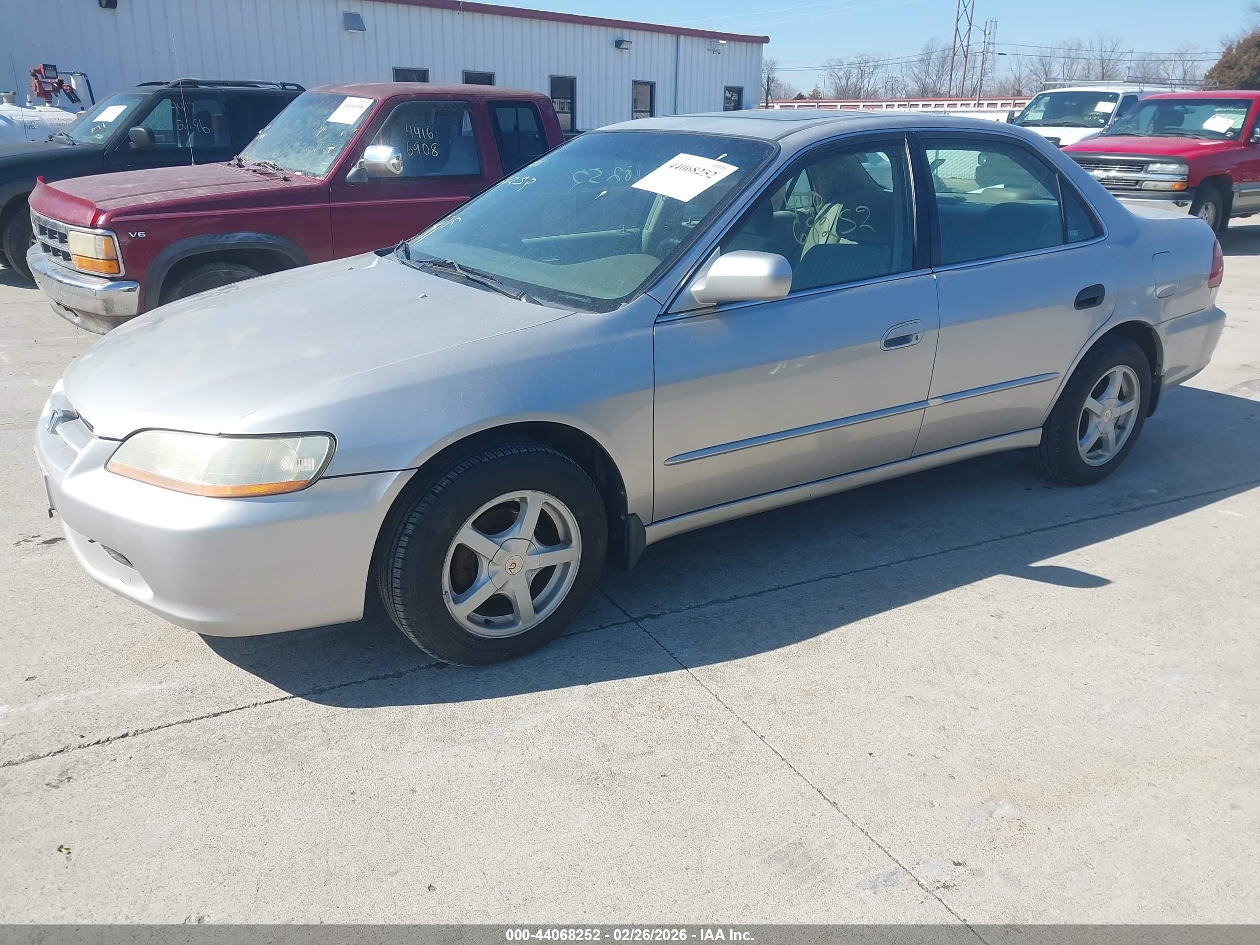1998 Honda Accord Ex Silver vin: 1HGCG5658WA080483