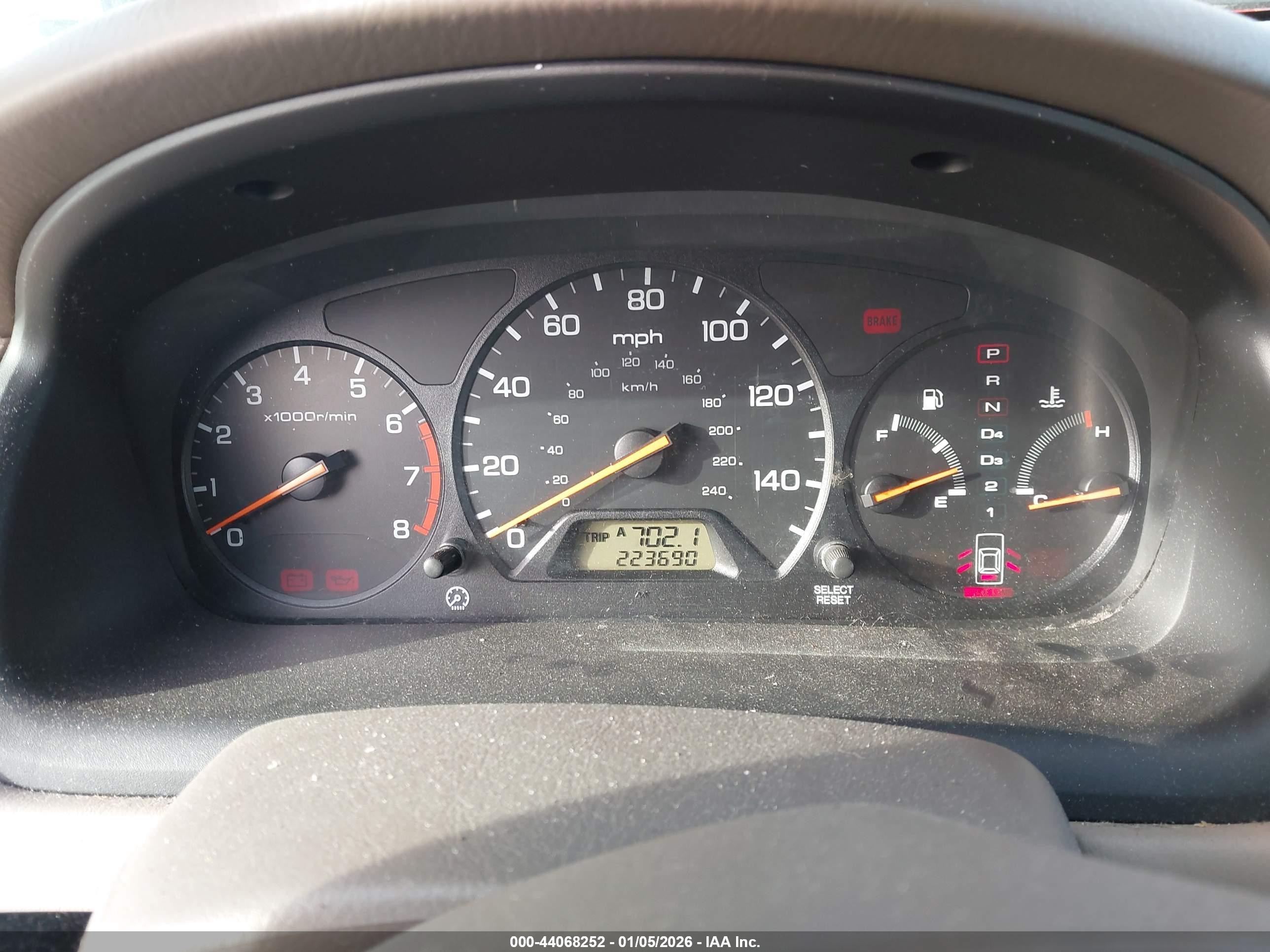 1998 Honda Accord Ex Silver vin: 1HGCG5658WA080483