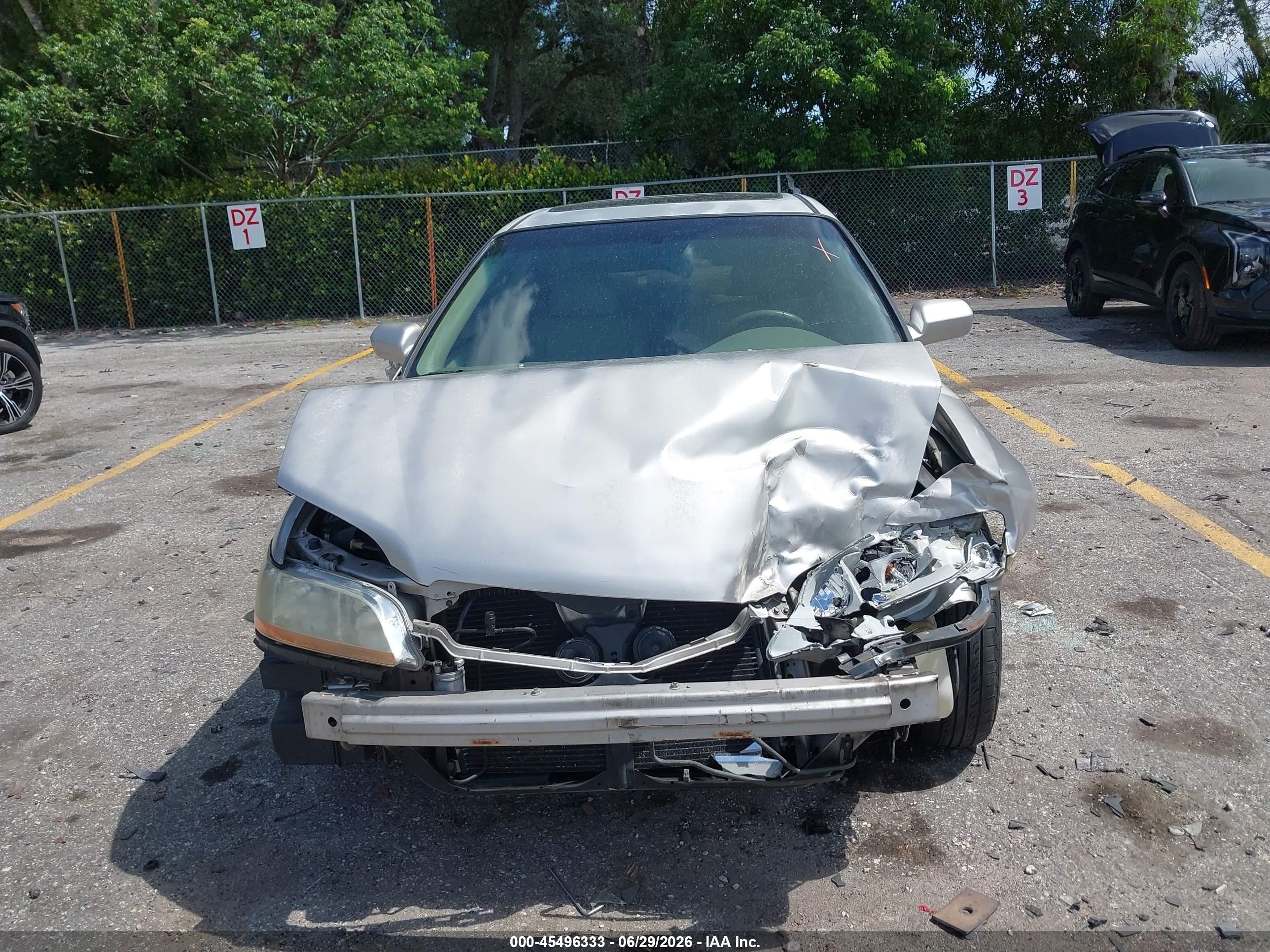 1998 Honda Accord Ex Silver vin: 1HGCG5658WA188778