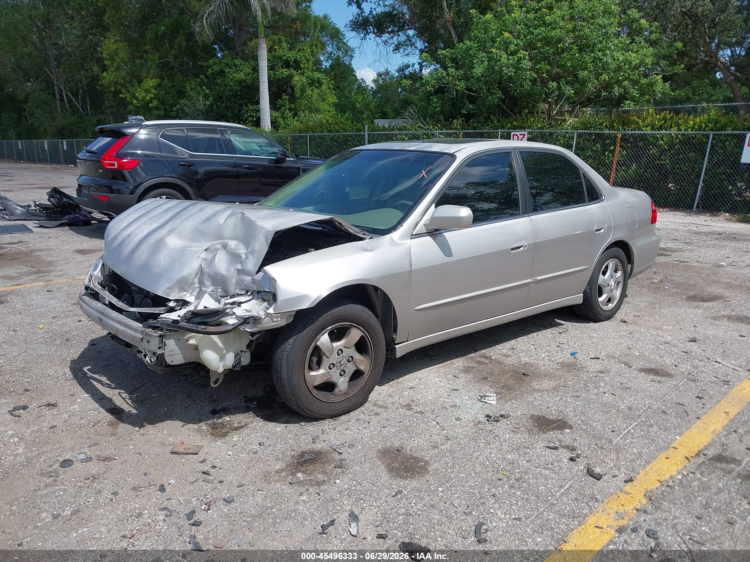 1998 Honda Accord Ex Silver vin: 1HGCG5658WA188778