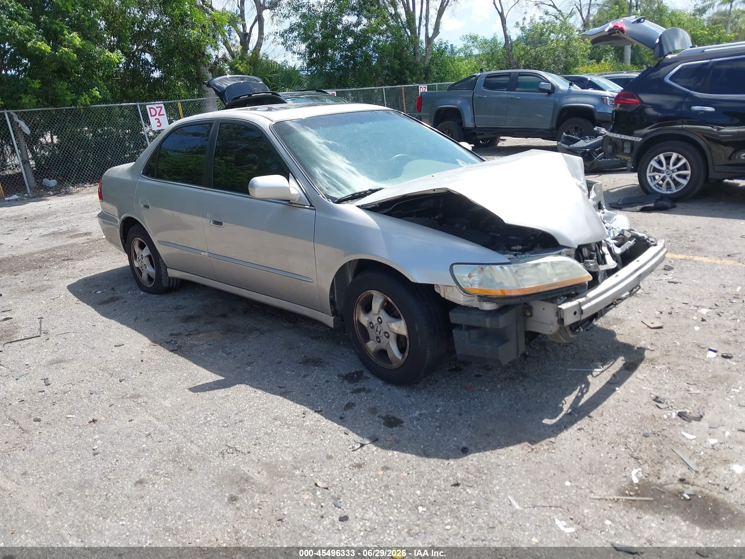 1998 Honda Accord Ex Silver vin: 1HGCG5658WA188778