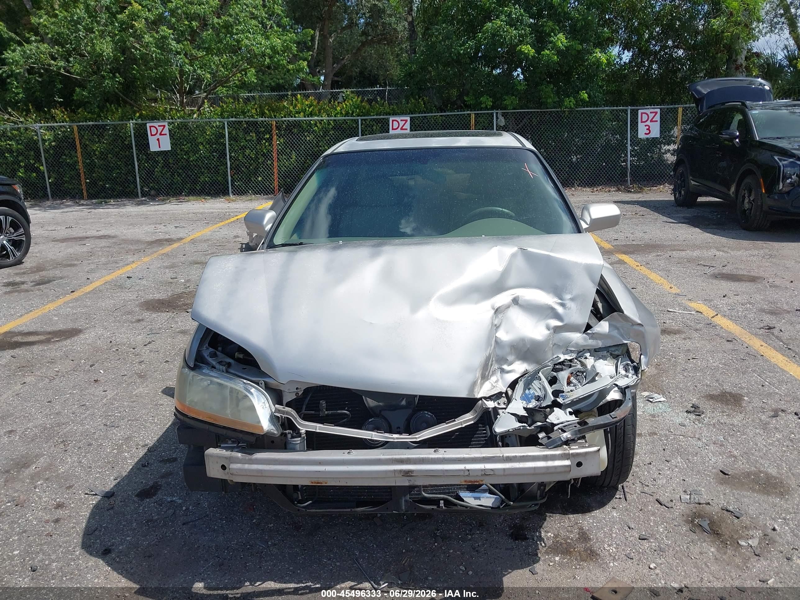 1998 Honda Accord Ex Silver vin: 1HGCG5658WA188778