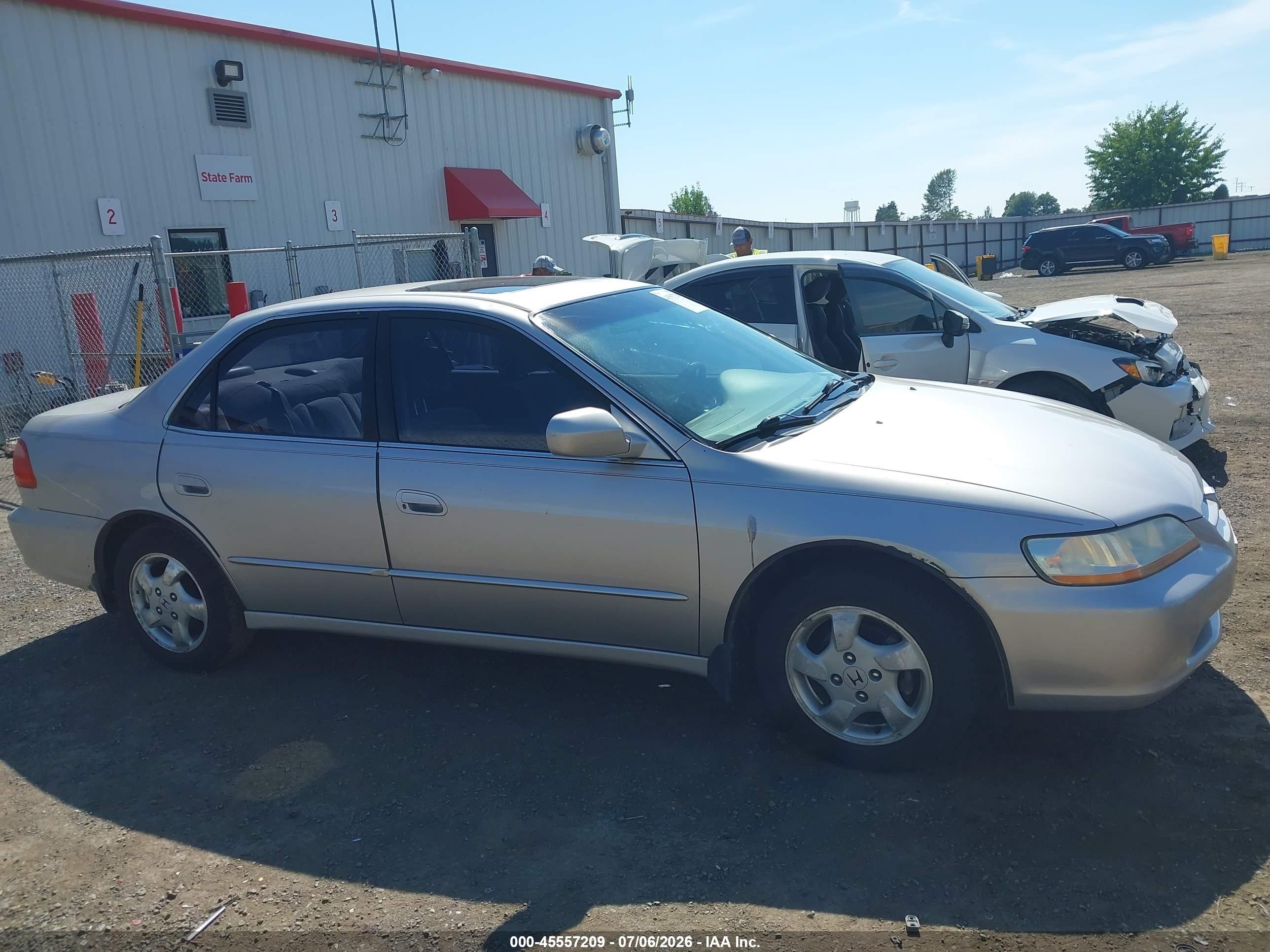 1999 Honda Accord Ex Серебряный vin: 1HGCG5658XA003291