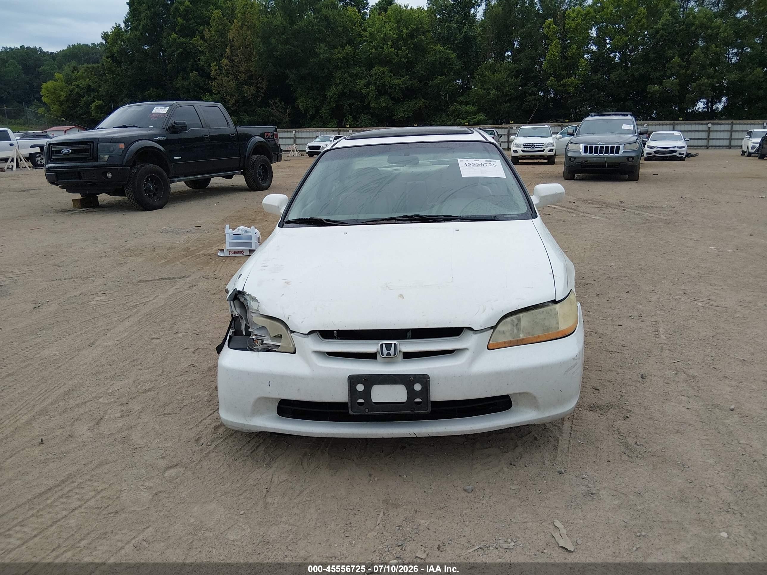 1998 Honda Accord Ex White vin: 1HGCG5659WA265058