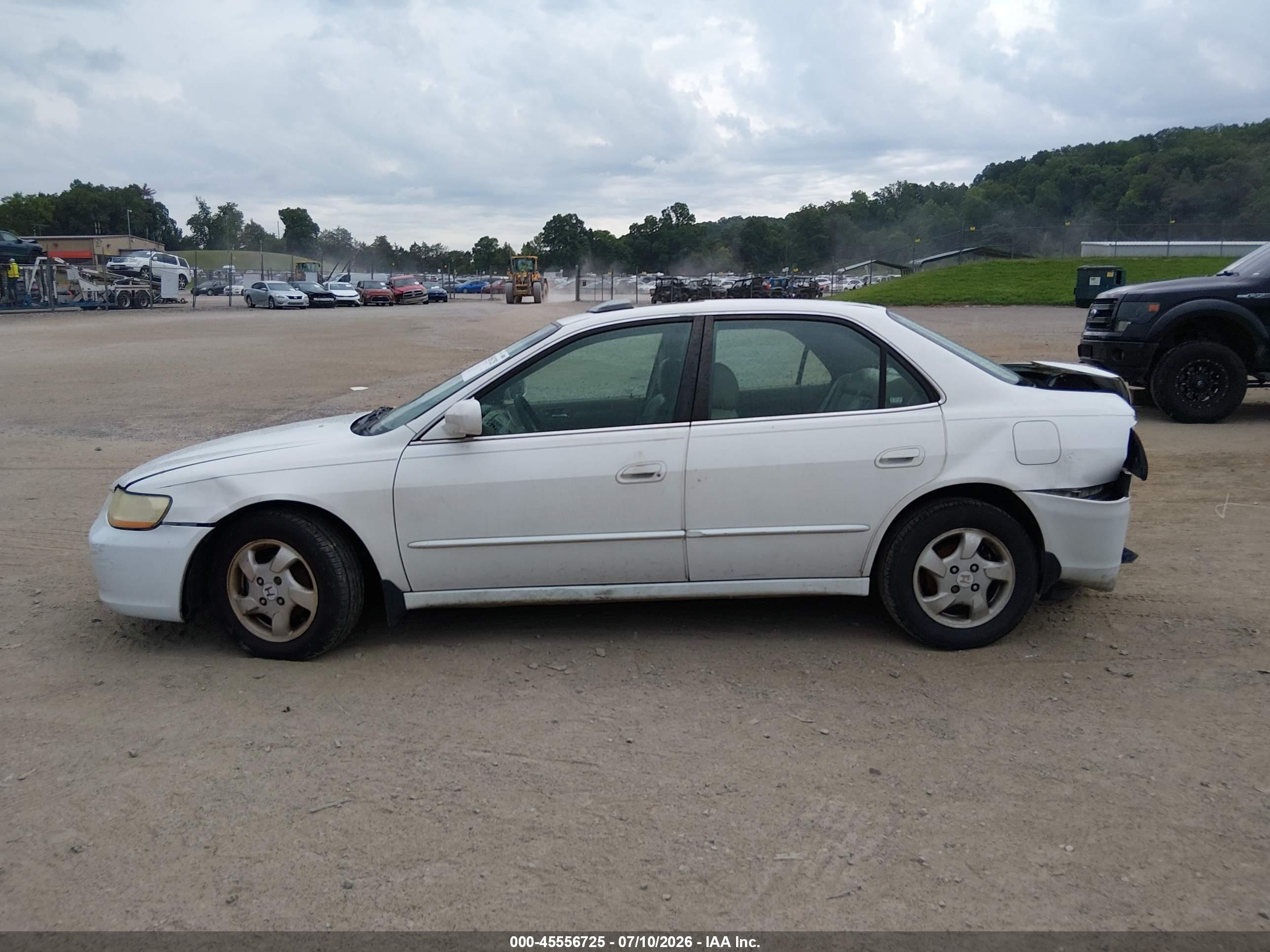 1998 Honda Accord Ex White vin: 1HGCG5659WA265058