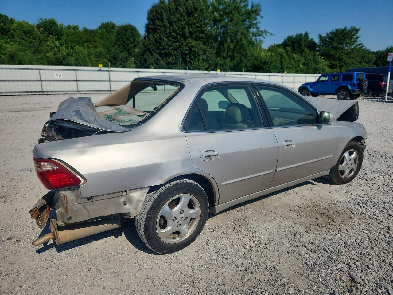1998 Honda Accord Ex Silver vin: 1HGCG565XWA166376