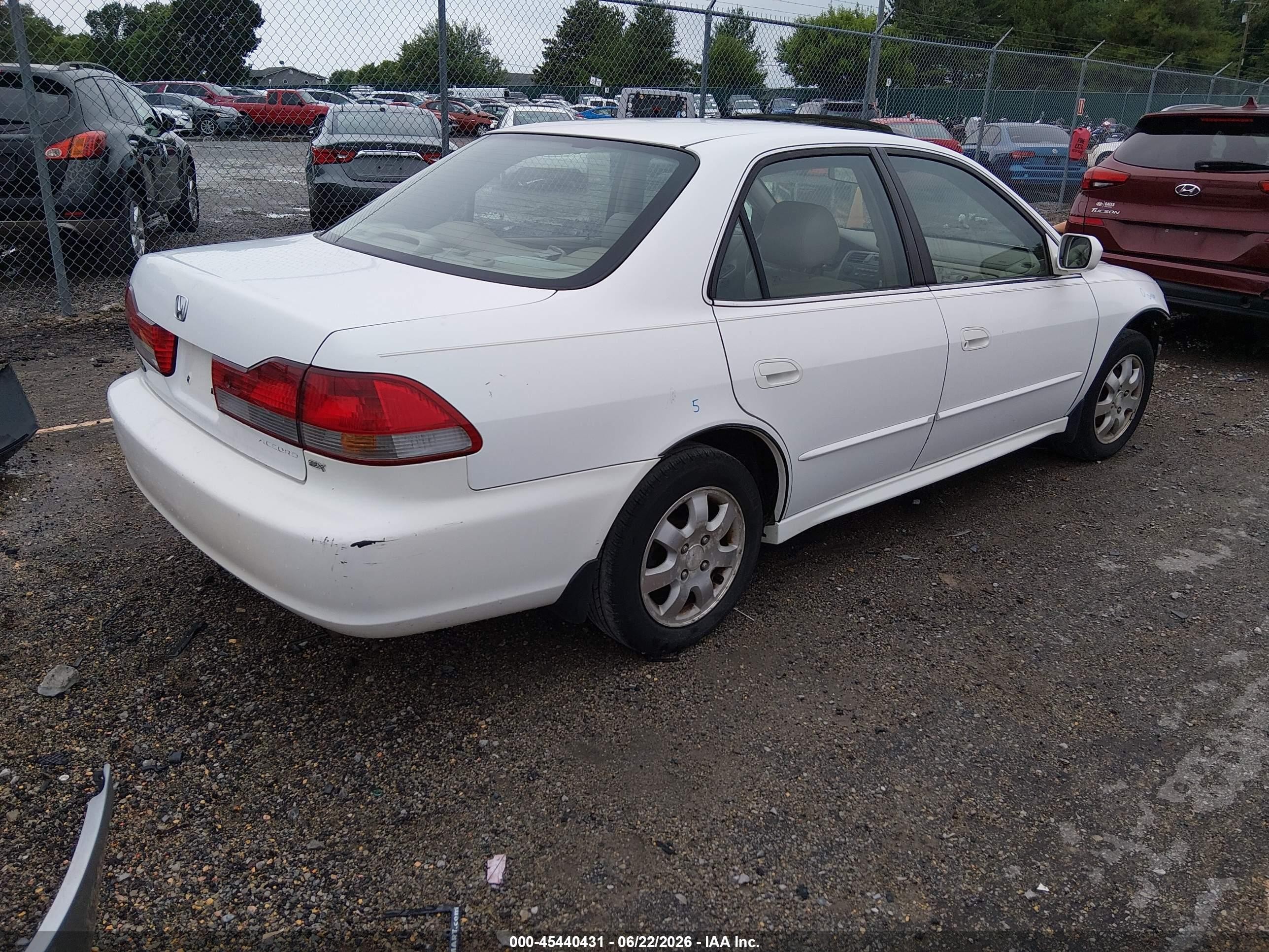 2002 Honda Accord 2.3 Ex Белый vin: 1HGCG56602A083221