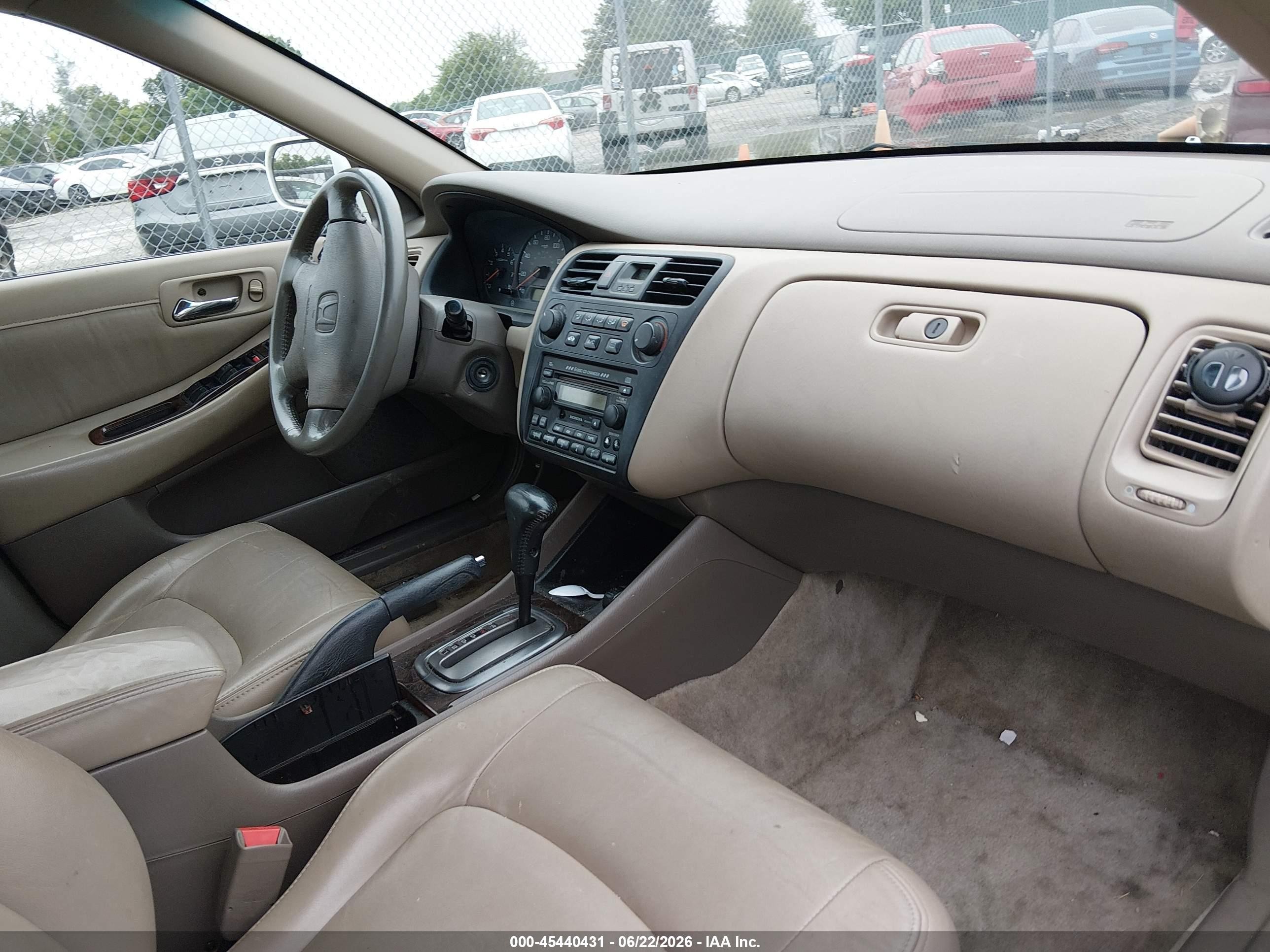2002 Honda Accord 2.3 Ex Белый vin: 1HGCG56602A083221