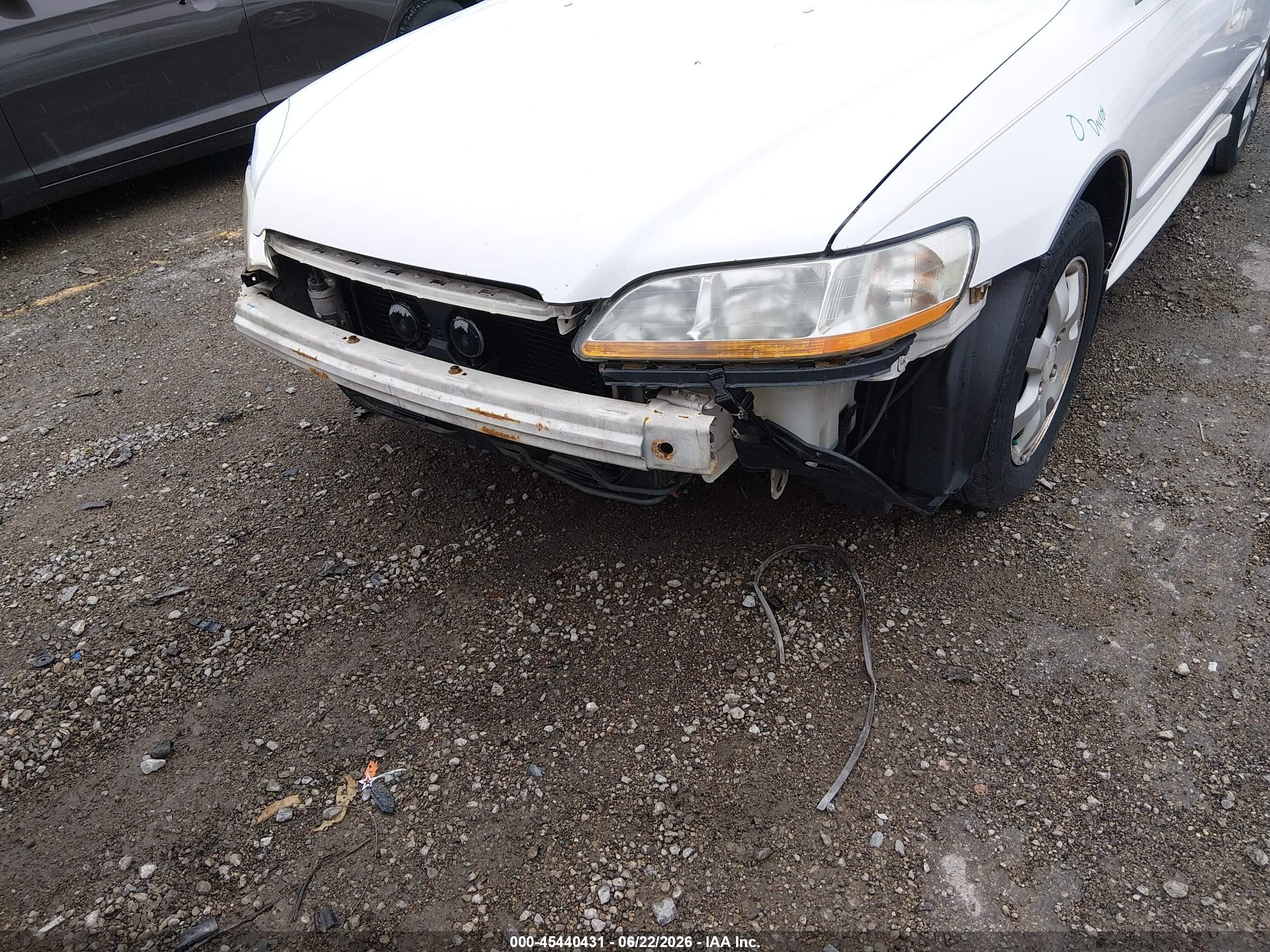 2002 Honda Accord 2.3 Ex Белый vin: 1HGCG56602A083221