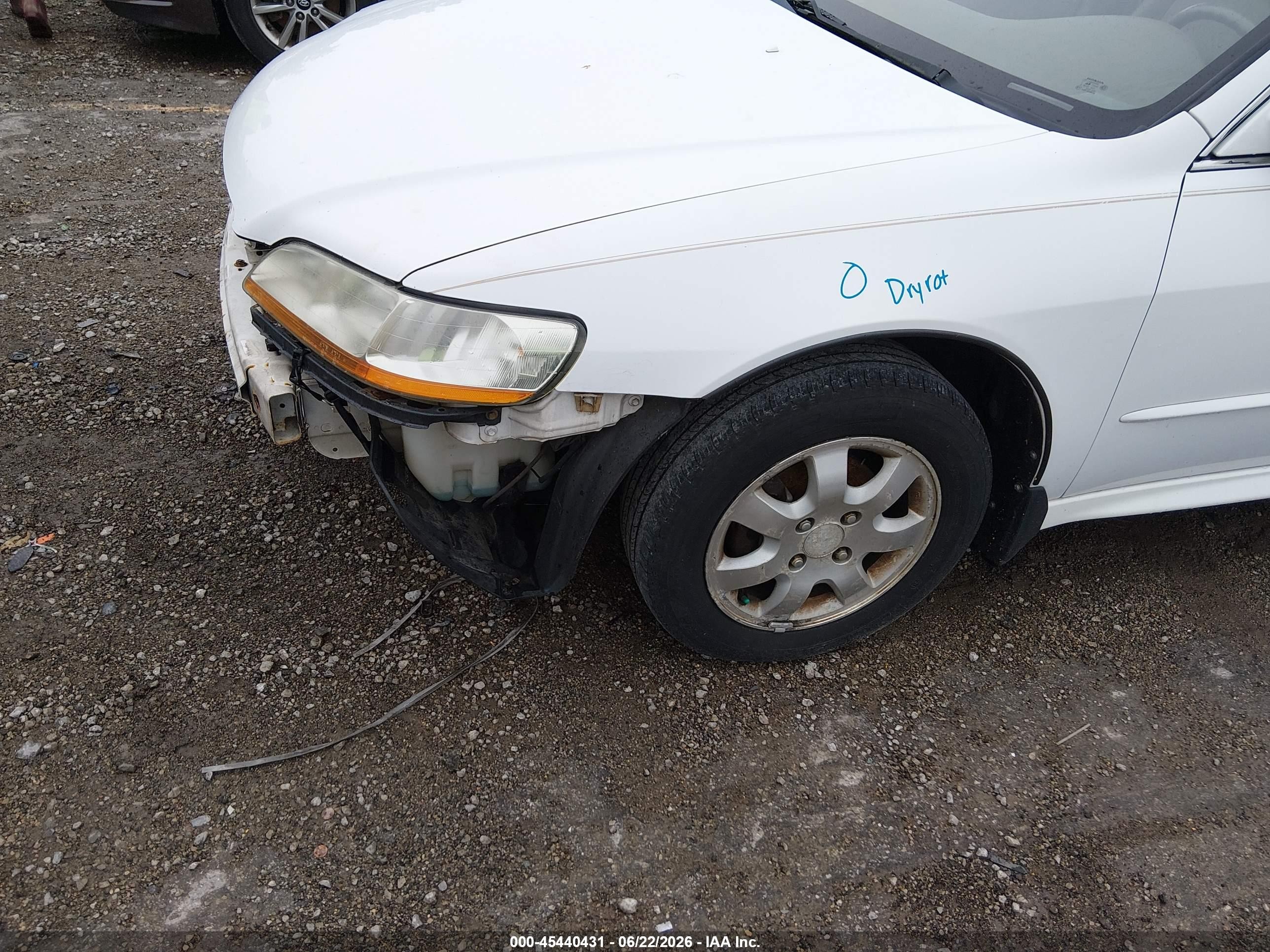 2002 Honda Accord 2.3 Ex Белый vin: 1HGCG56602A083221