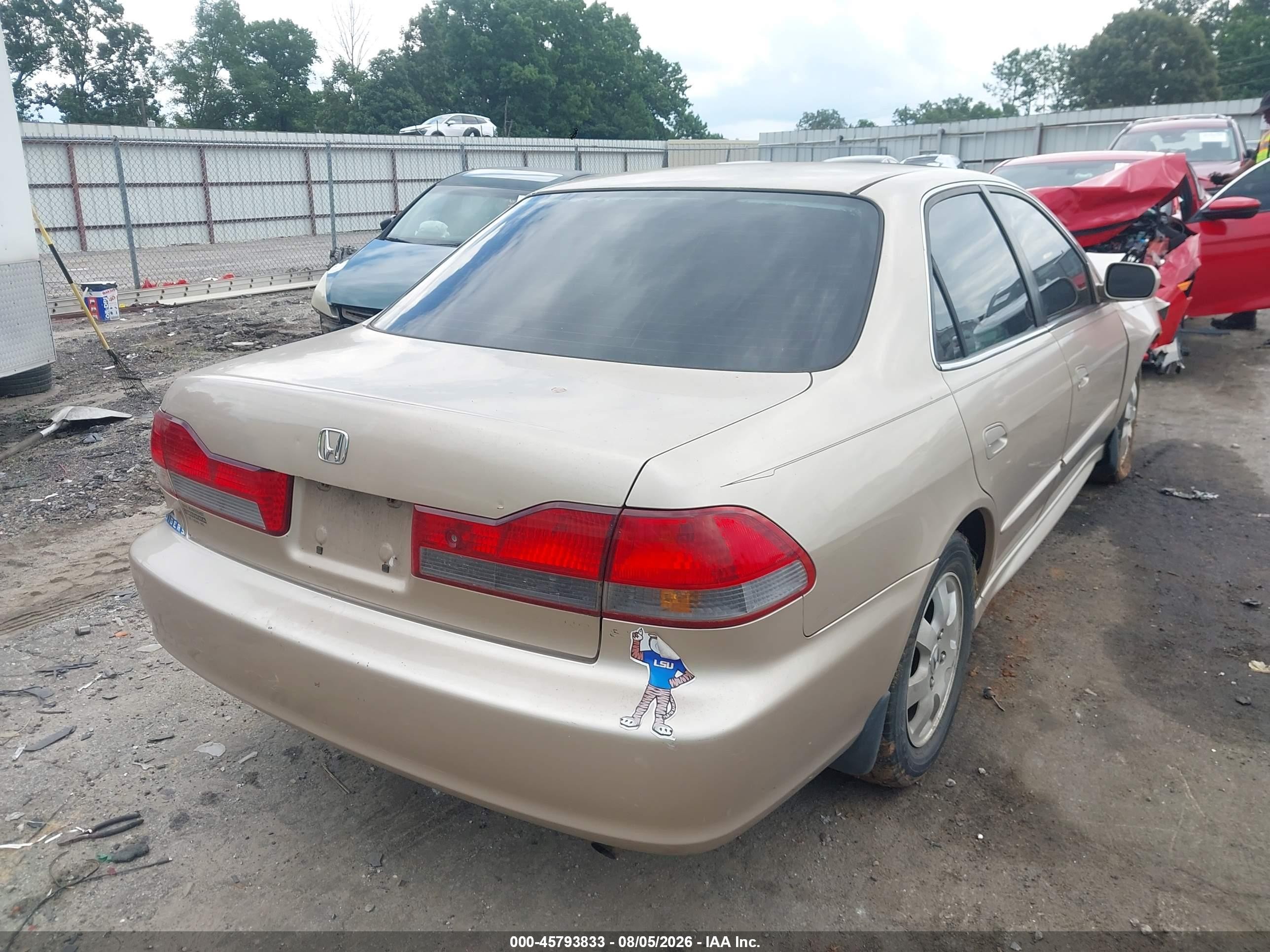 2001 Honda Accord 2.3 Ex Желто-коричневый vin: 1HGCG56631A038966