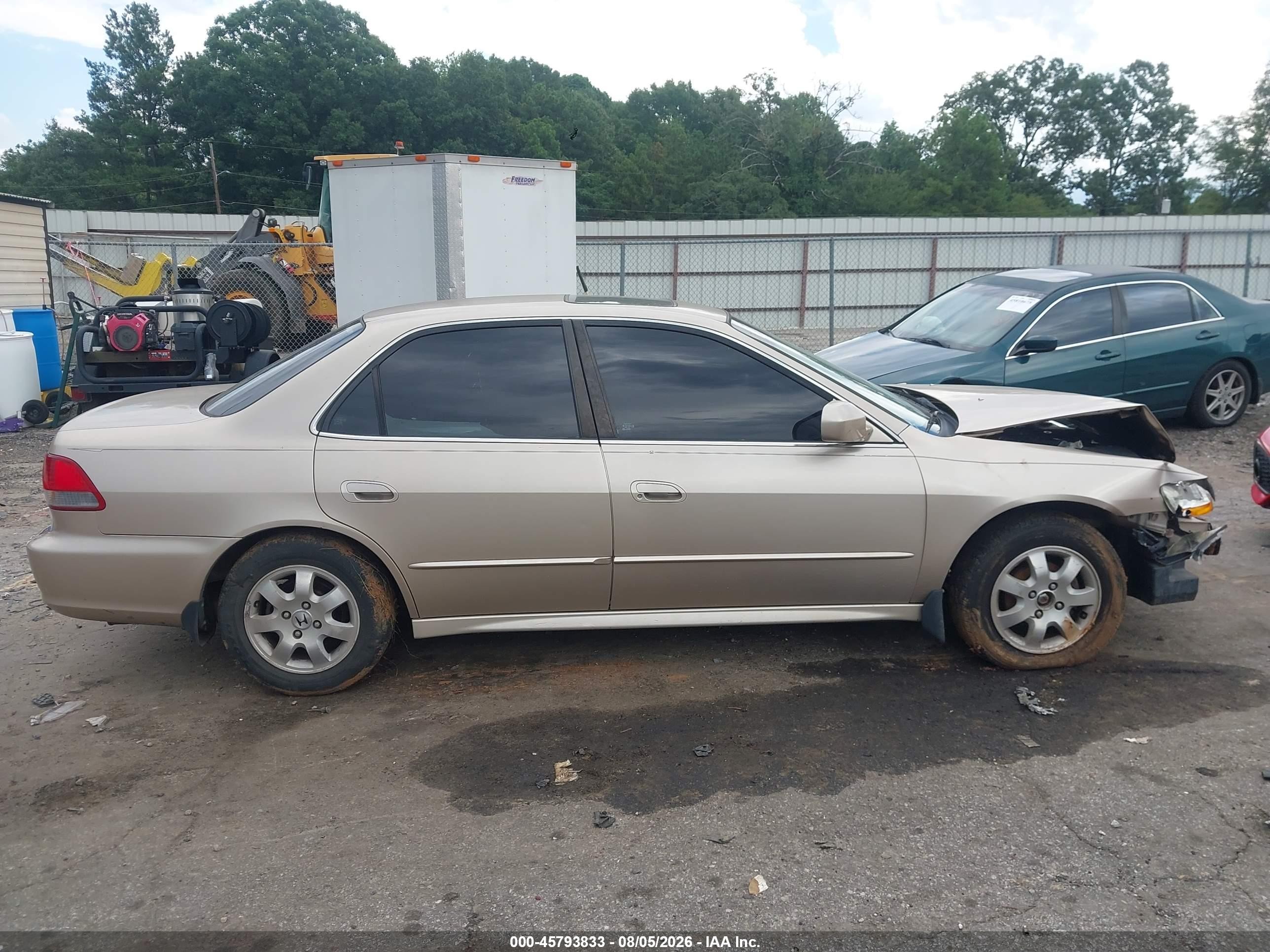 2001 Honda Accord 2.3 Ex Желто-коричневый vin: 1HGCG56631A038966