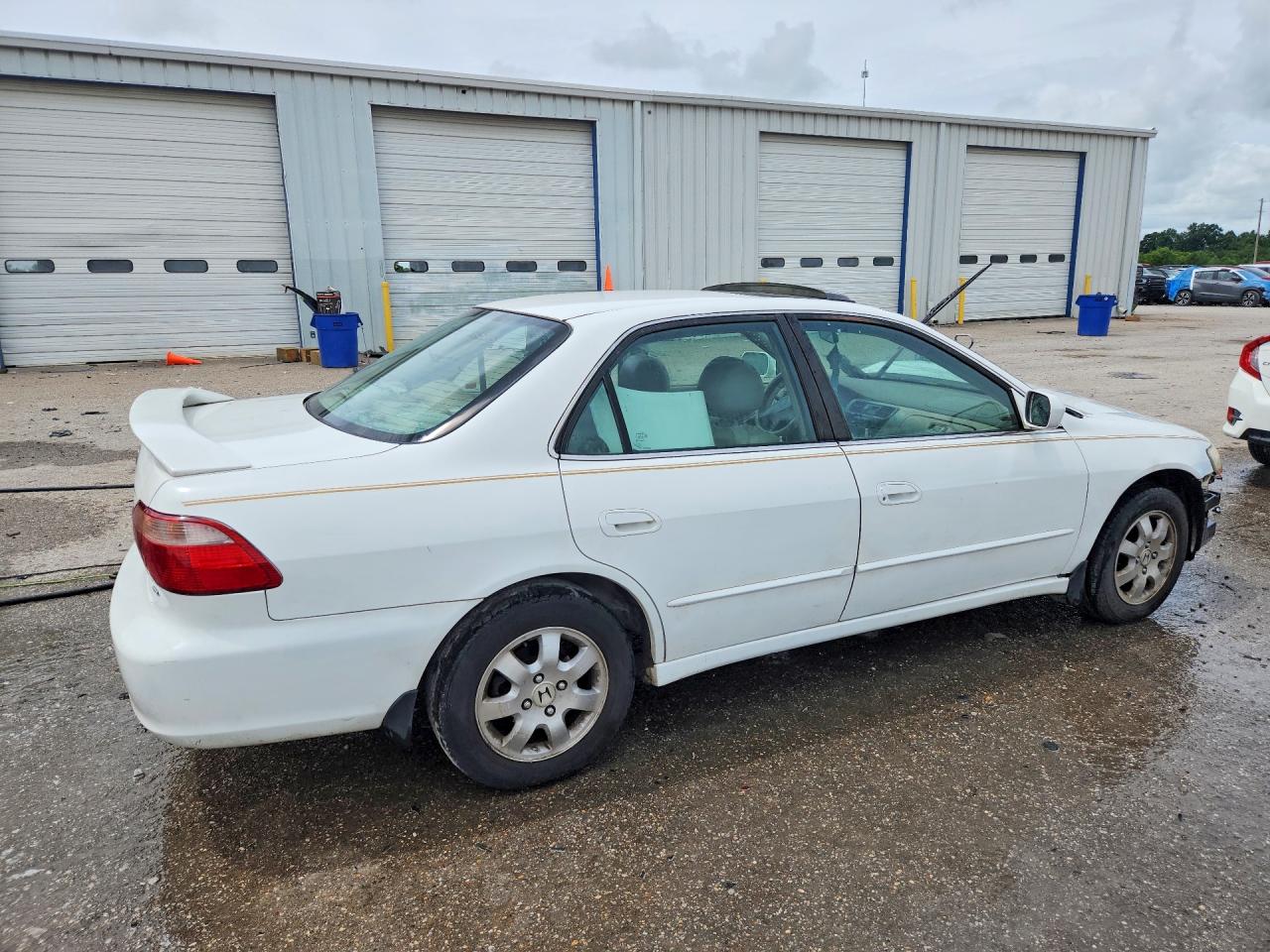 2000 Honda Accord Ex White vin: 1HGCG5664YA052790